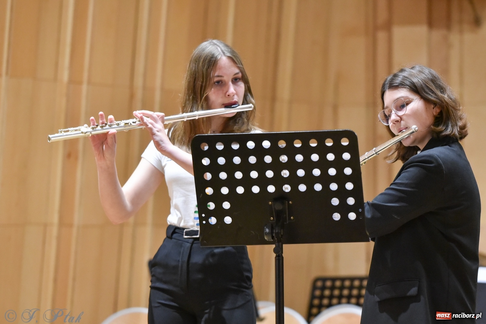 Zdjęcie w galerii na portalu naszraciborz.pl: Muzyczny podwieczorek w szkole muzycznej wiadomości z regionu