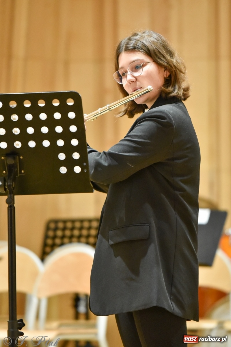 Zdjęcie w galerii na portalu naszraciborz.pl: Muzyczny podwieczorek w szkole muzycznej wiadomości z regionu