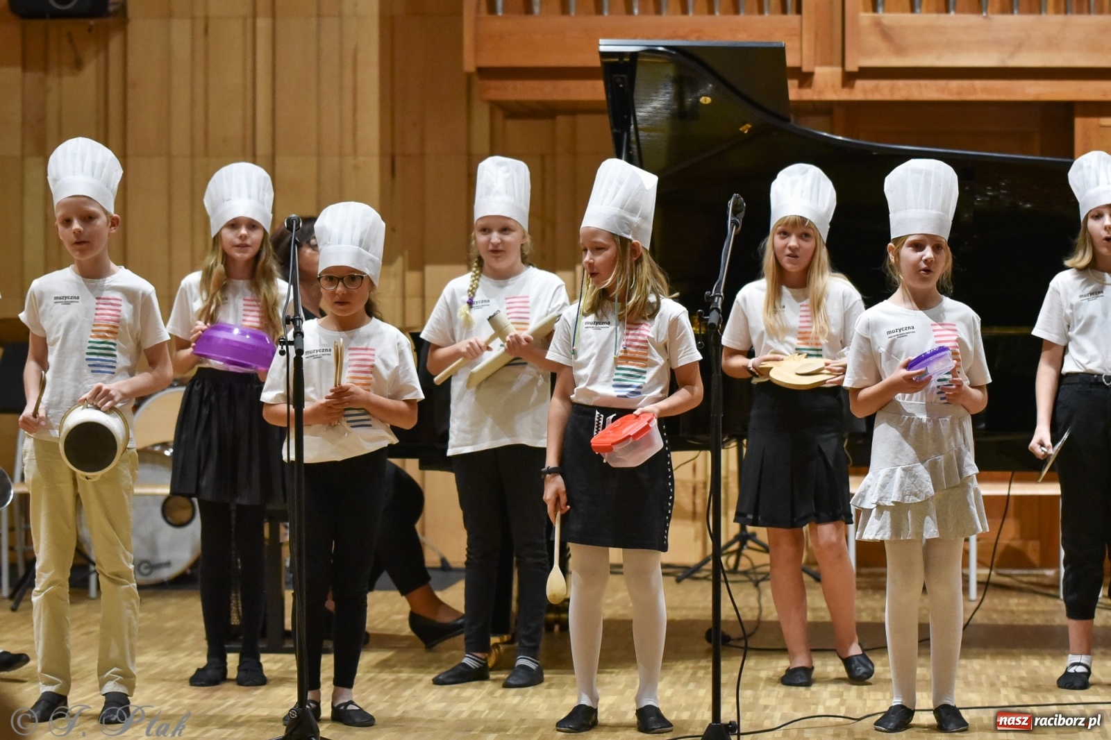 Zdjęcie w galerii na portalu naszraciborz.pl: Muzyczny podwieczorek w szkole muzycznej wiadomości z regionu