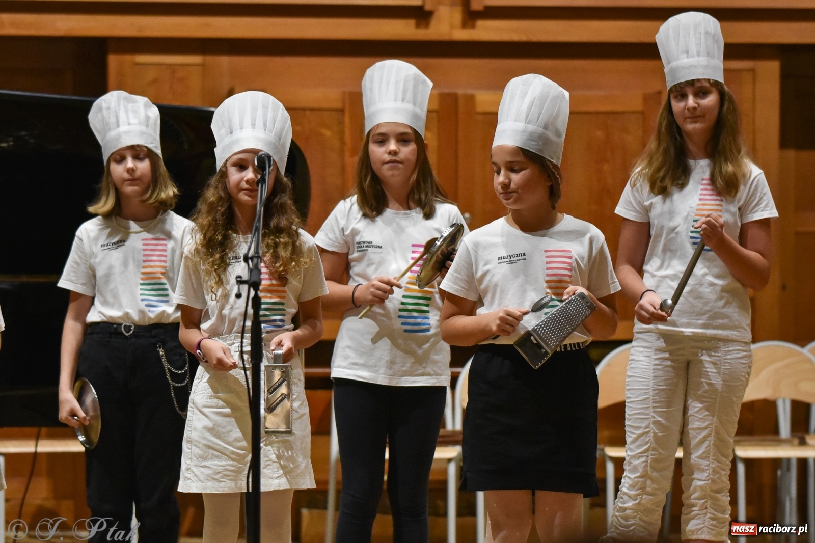 Zdjęcie w galerii na portalu naszraciborz.pl: Muzyczny podwieczorek w szkole muzycznej wiadomości z regionu