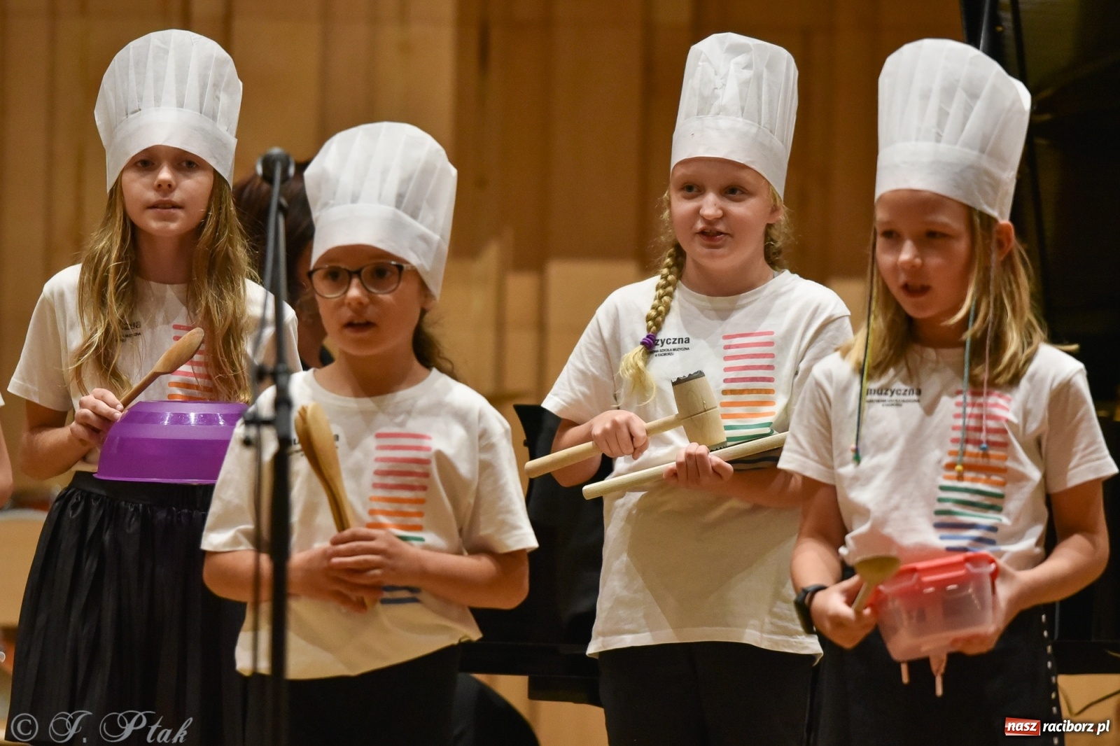 Zdjęcie w galerii na portalu naszraciborz.pl: Muzyczny podwieczorek w szkole muzycznej wiadomości z regionu
