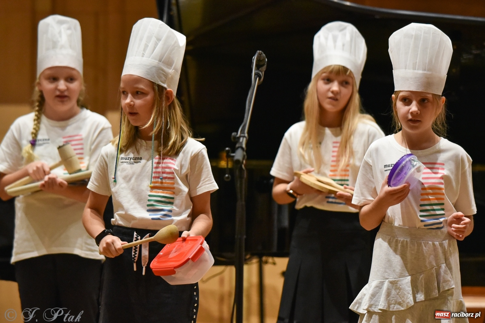 Zdjęcie w galerii na portalu naszraciborz.pl: Muzyczny podwieczorek w szkole muzycznej wiadomości z regionu