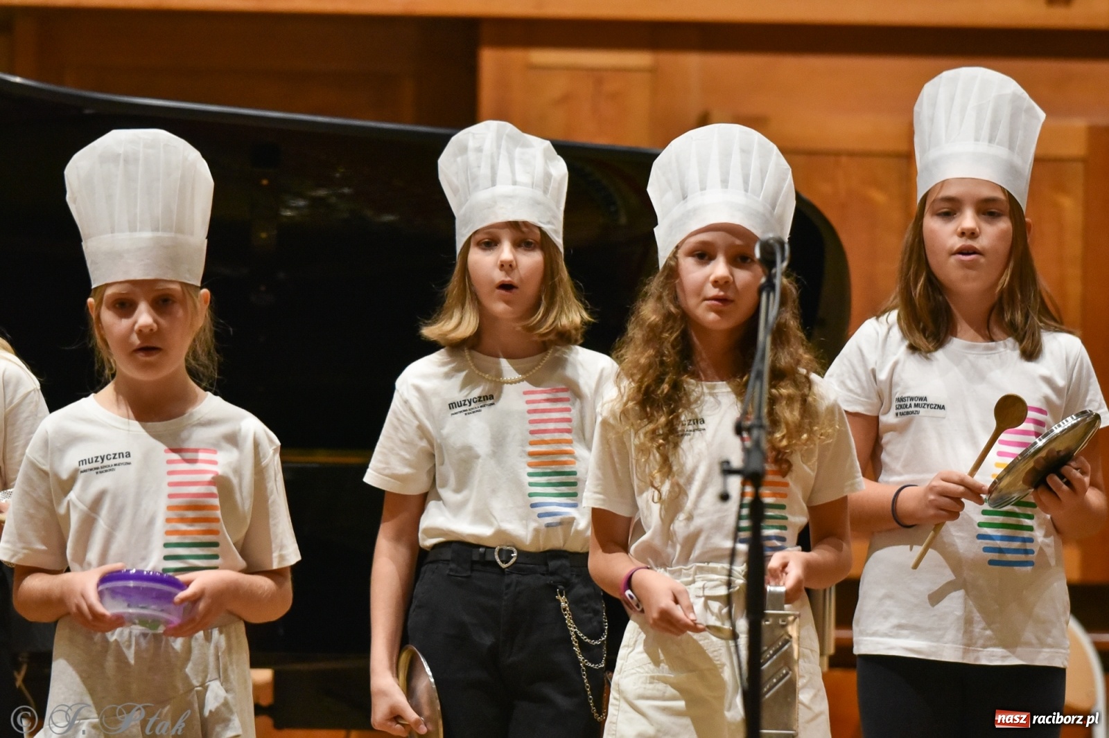 Zdjęcie w galerii na portalu naszraciborz.pl: Muzyczny podwieczorek w szkole muzycznej wiadomości z regionu