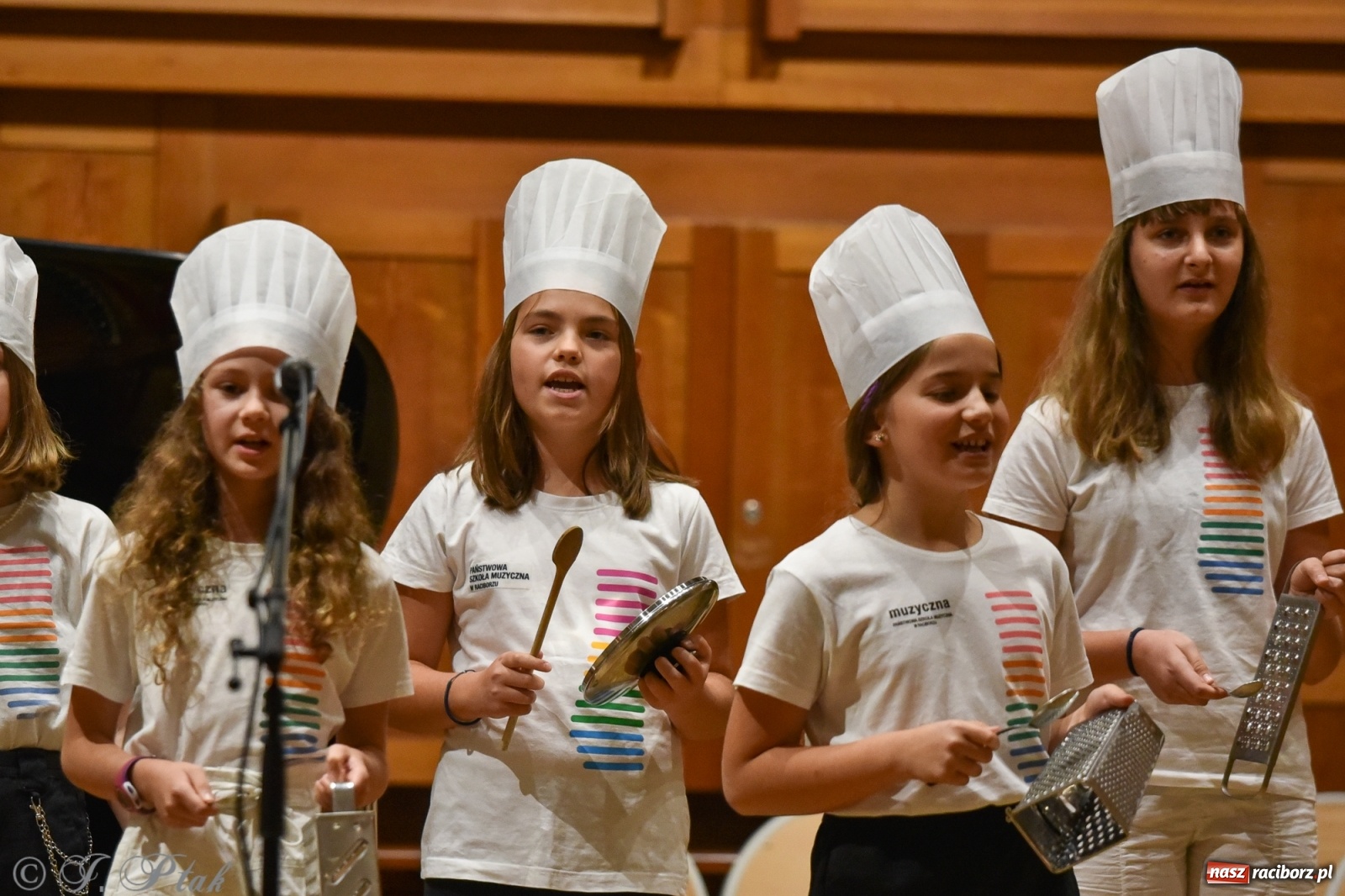 Zdjęcie w galerii na portalu naszraciborz.pl: Muzyczny podwieczorek w szkole muzycznej wiadomości z regionu