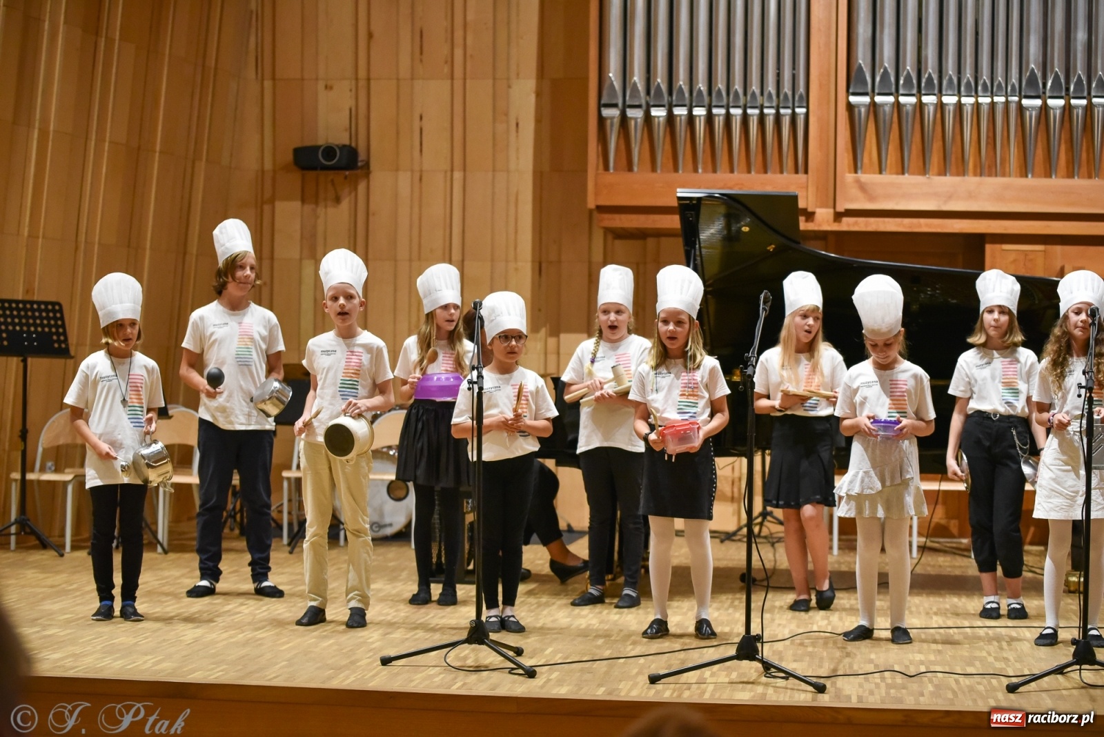Zdjęcie w galerii na portalu naszraciborz.pl: Muzyczny podwieczorek w szkole muzycznej wiadomości z regionu