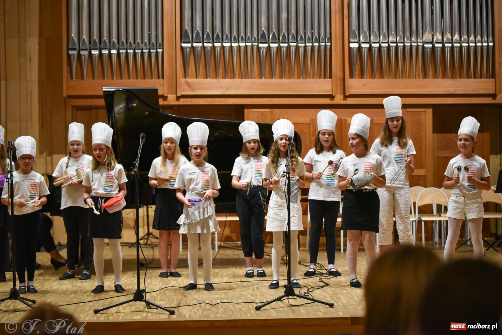 Zdjęcie w galerii na portalu naszraciborz.pl: Muzyczny podwieczorek w szkole muzycznej wiadomości z regionu