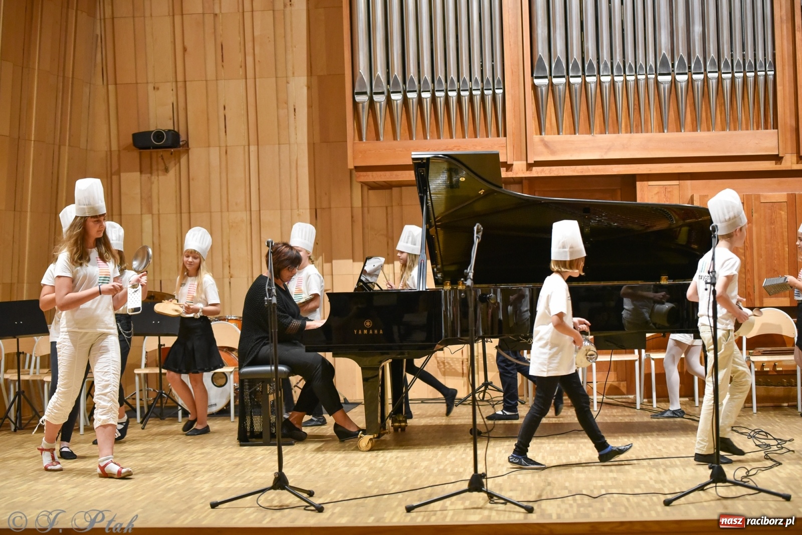 Zdjęcie w galerii na portalu naszraciborz.pl: Muzyczny podwieczorek w szkole muzycznej wiadomości z regionu