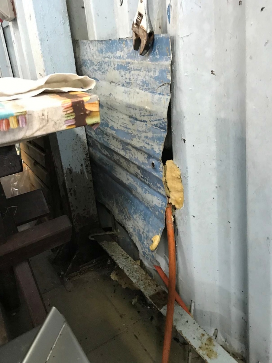 Zdjęcie w galerii na portalu naszraciborz.pl: Kuchnia nie przejdzie już kontroli Sanepidu. Pleśna wymaga kosztownych nakładów [FOTO] wiadomości z regionu