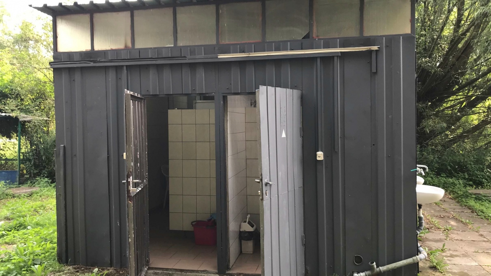 Zdjęcie w galerii na portalu naszraciborz.pl: Kuchnia nie przejdzie już kontroli Sanepidu. Pleśna wymaga kosztownych nakładów [FOTO] wiadomości z regionu