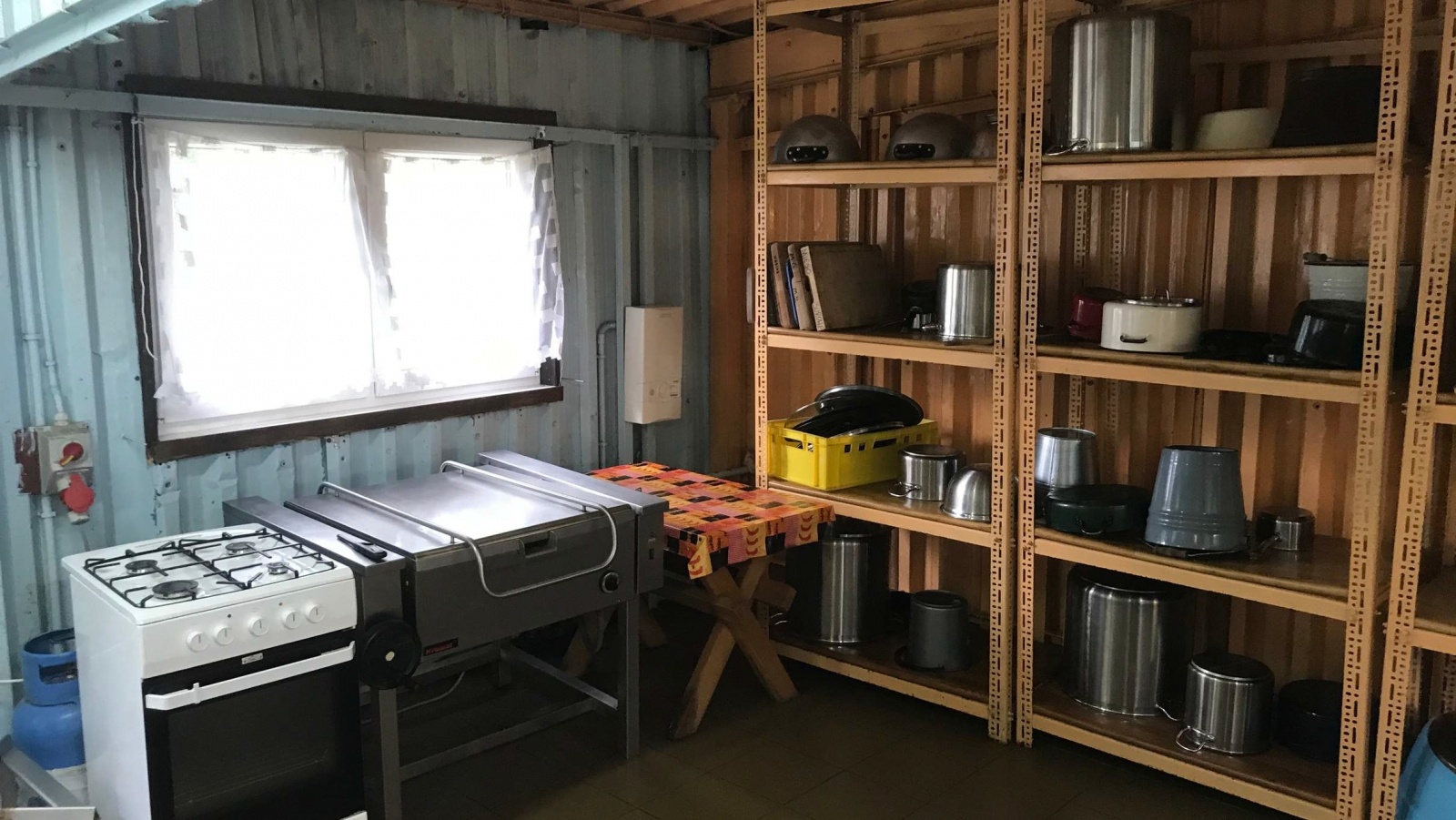 Zdjęcie w galerii na portalu naszraciborz.pl: Kuchnia nie przejdzie już kontroli Sanepidu. Pleśna wymaga kosztownych nakładów [FOTO] wiadomości z regionu