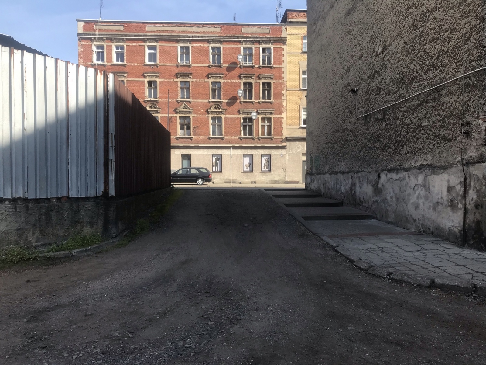 Zdjęcie w galerii na portalu naszraciborz.pl: Racibórz ma takie podwórka. Mieszkańcy chcą to zmienić wiadomości z regionu