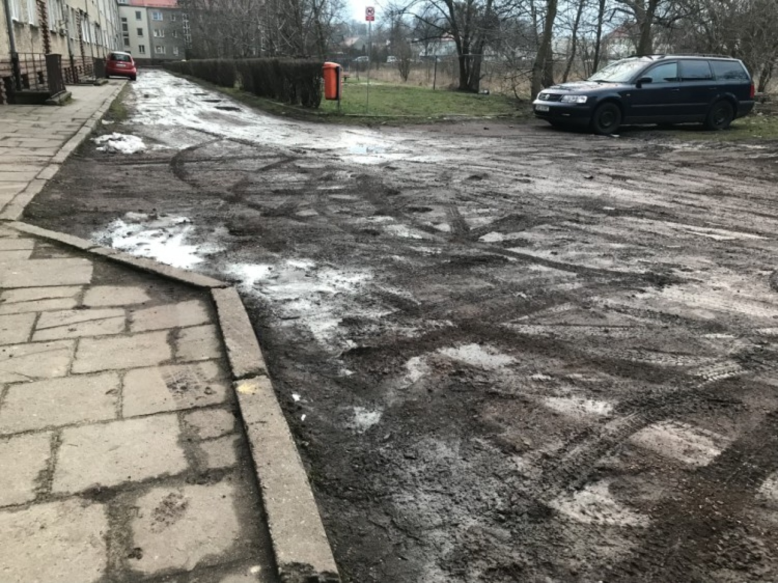 Zdjęcie w galerii na portalu naszraciborz.pl: Racibórz ma takie podwórka. Mieszkańcy chcą to zmienić wiadomości z regionu