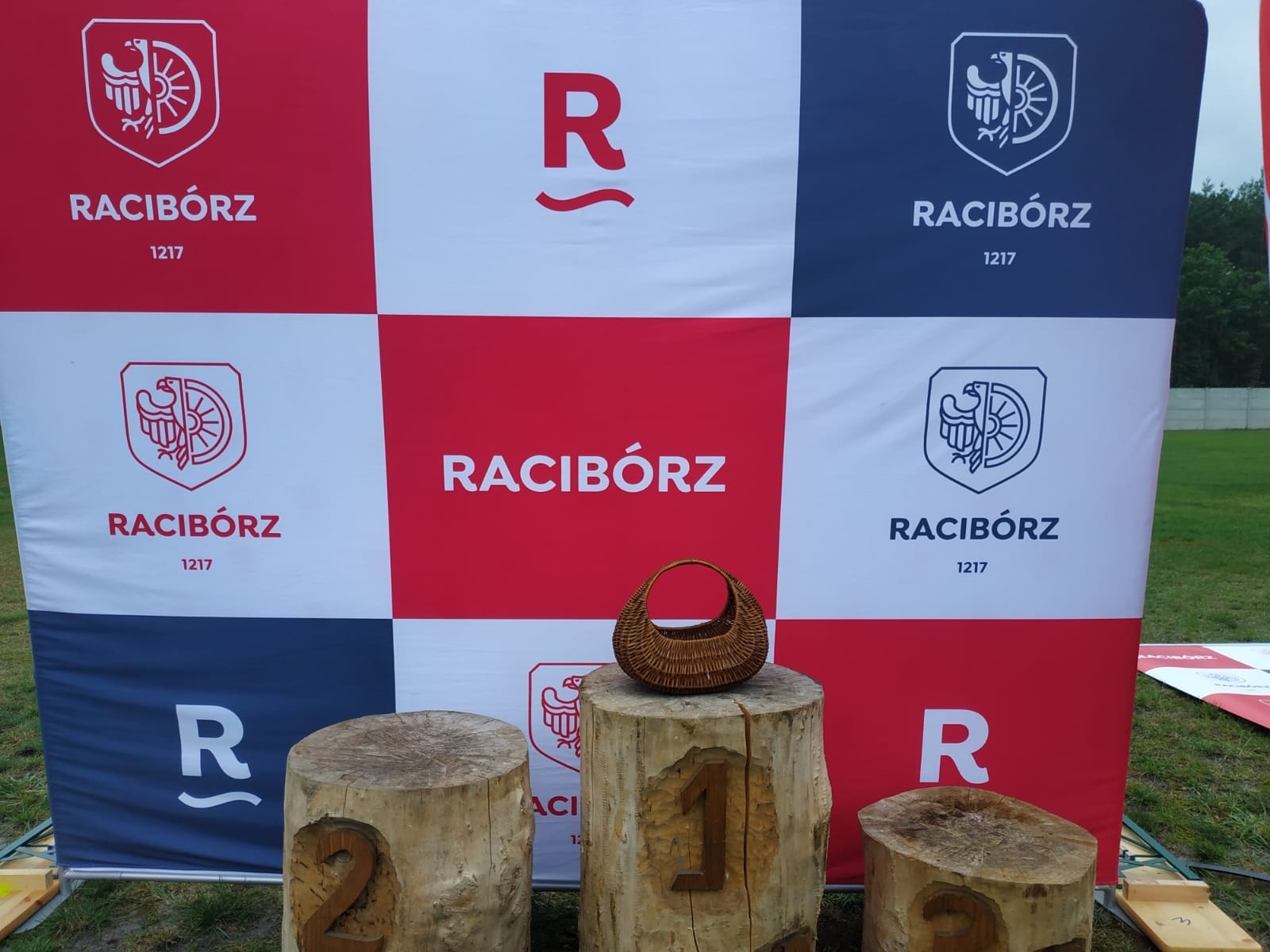 Zdjęcie w galerii na portalu naszraciborz.pl: Racibórz-Kuźnia Raciborska. Znamy nowych mistrzów grzybobrania wiadomości z regionu