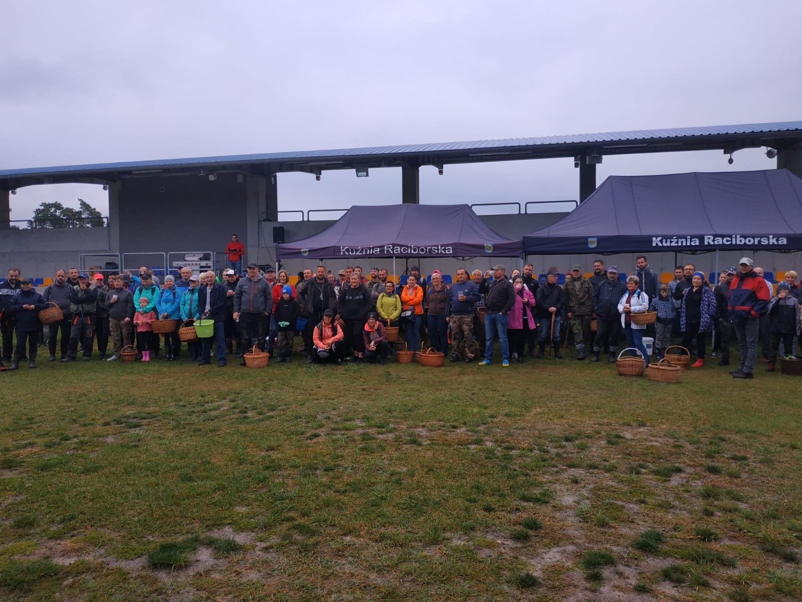 Zdjęcie w galerii na portalu naszraciborz.pl: Racibórz-Kuźnia Raciborska. Znamy nowych mistrzów grzybobrania wiadomości z regionu