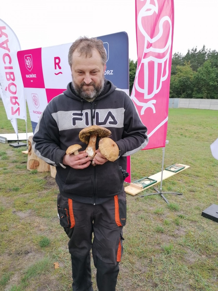 Zdjęcie w galerii na portalu naszraciborz.pl: Racibórz-Kuźnia Raciborska. Znamy nowych mistrzów grzybobrania wiadomości z regionu