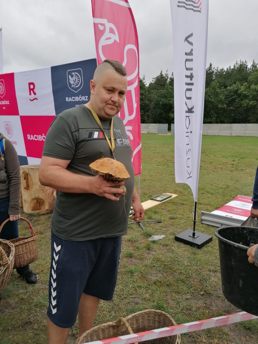 Zdjęcie w galerii na portalu naszraciborz.pl: Racibórz-Kuźnia Raciborska. Znamy nowych mistrzów grzybobrania wiadomości z regionu