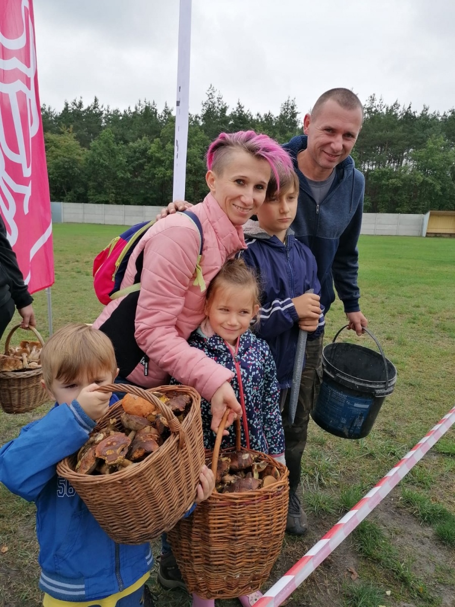 Zdjęcie w galerii na portalu naszraciborz.pl: Racibórz-Kuźnia Raciborska. Znamy nowych mistrzów grzybobrania wiadomości z regionu
