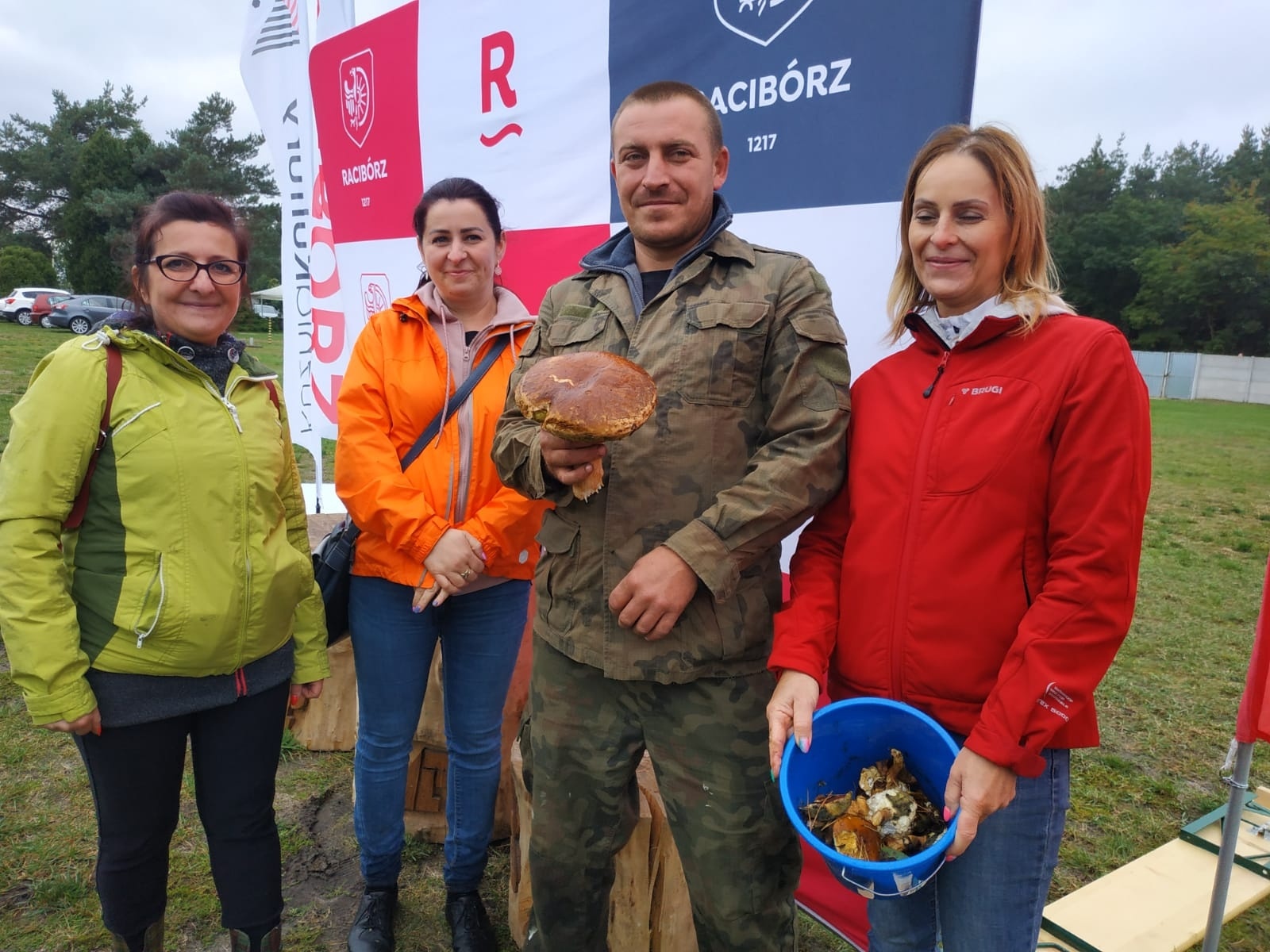 Zdjęcie w galerii na portalu naszraciborz.pl: Racibórz-Kuźnia Raciborska. Znamy nowych mistrzów grzybobrania wiadomości z regionu