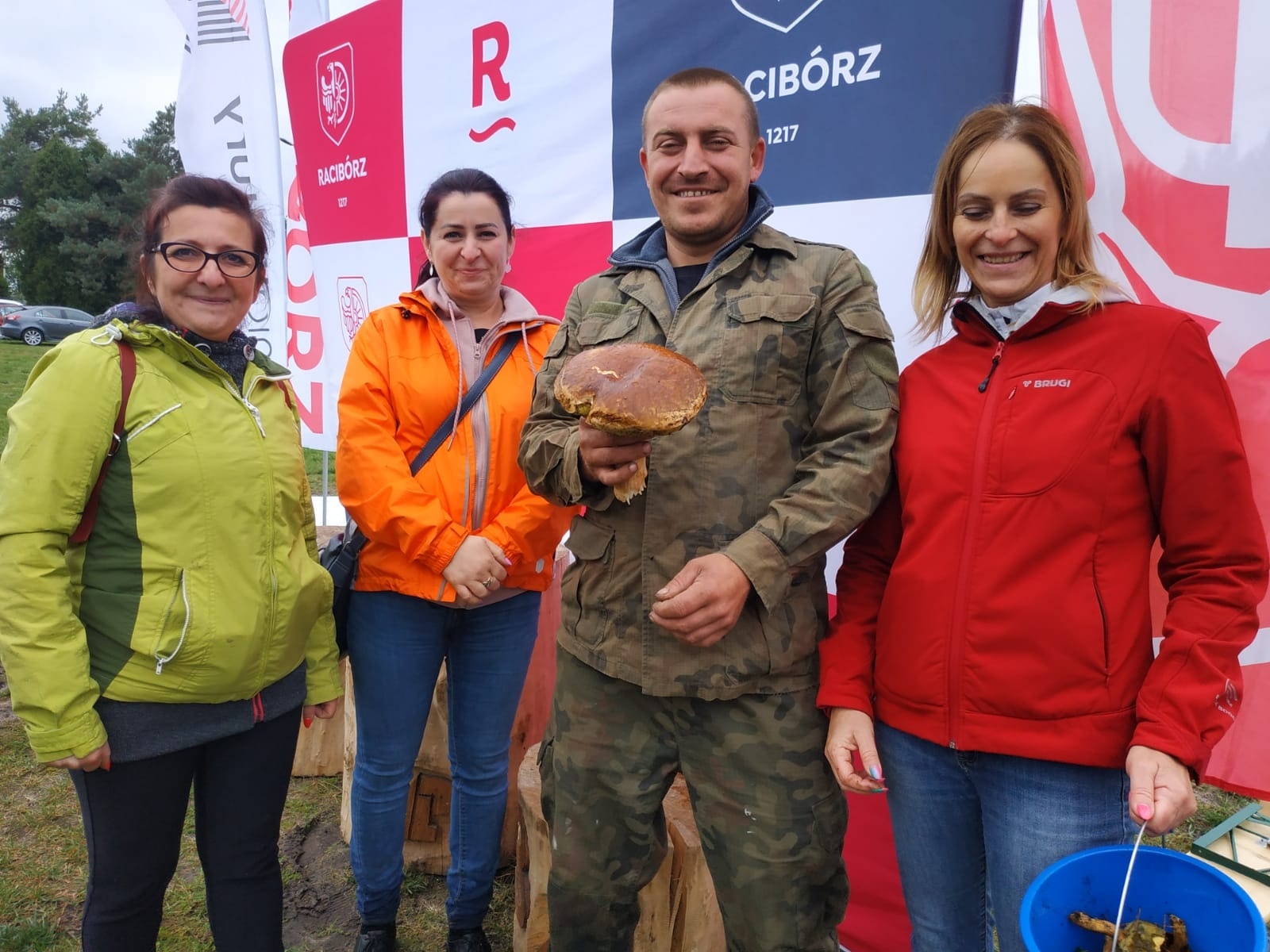 Zdjęcie w galerii na portalu naszraciborz.pl: Racibórz-Kuźnia Raciborska. Znamy nowych mistrzów grzybobrania wiadomości z regionu