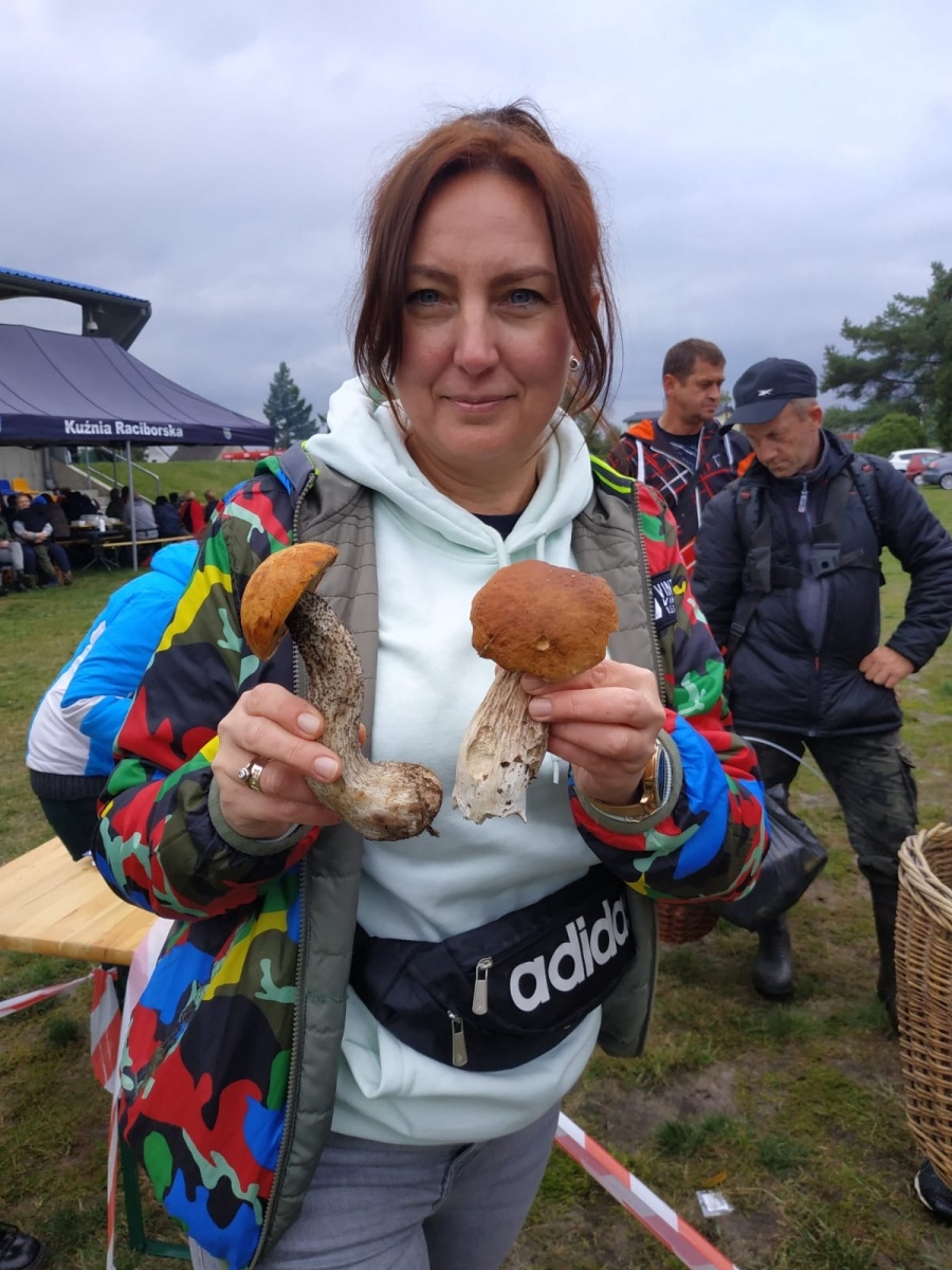 Zdjęcie w galerii na portalu naszraciborz.pl: Racibórz-Kuźnia Raciborska. Znamy nowych mistrzów grzybobrania wiadomości z regionu