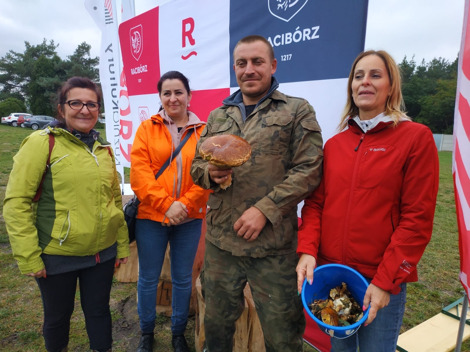 Zdjęcie w galerii na portalu naszraciborz.pl: Racibórz-Kuźnia Raciborska. Znamy nowych mistrzów grzybobrania wiadomości z regionu