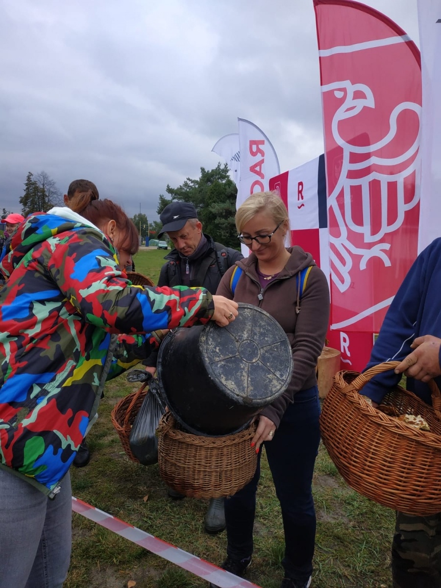 Zdjęcie w galerii na portalu naszraciborz.pl: Racibórz-Kuźnia Raciborska. Znamy nowych mistrzów grzybobrania wiadomości z regionu