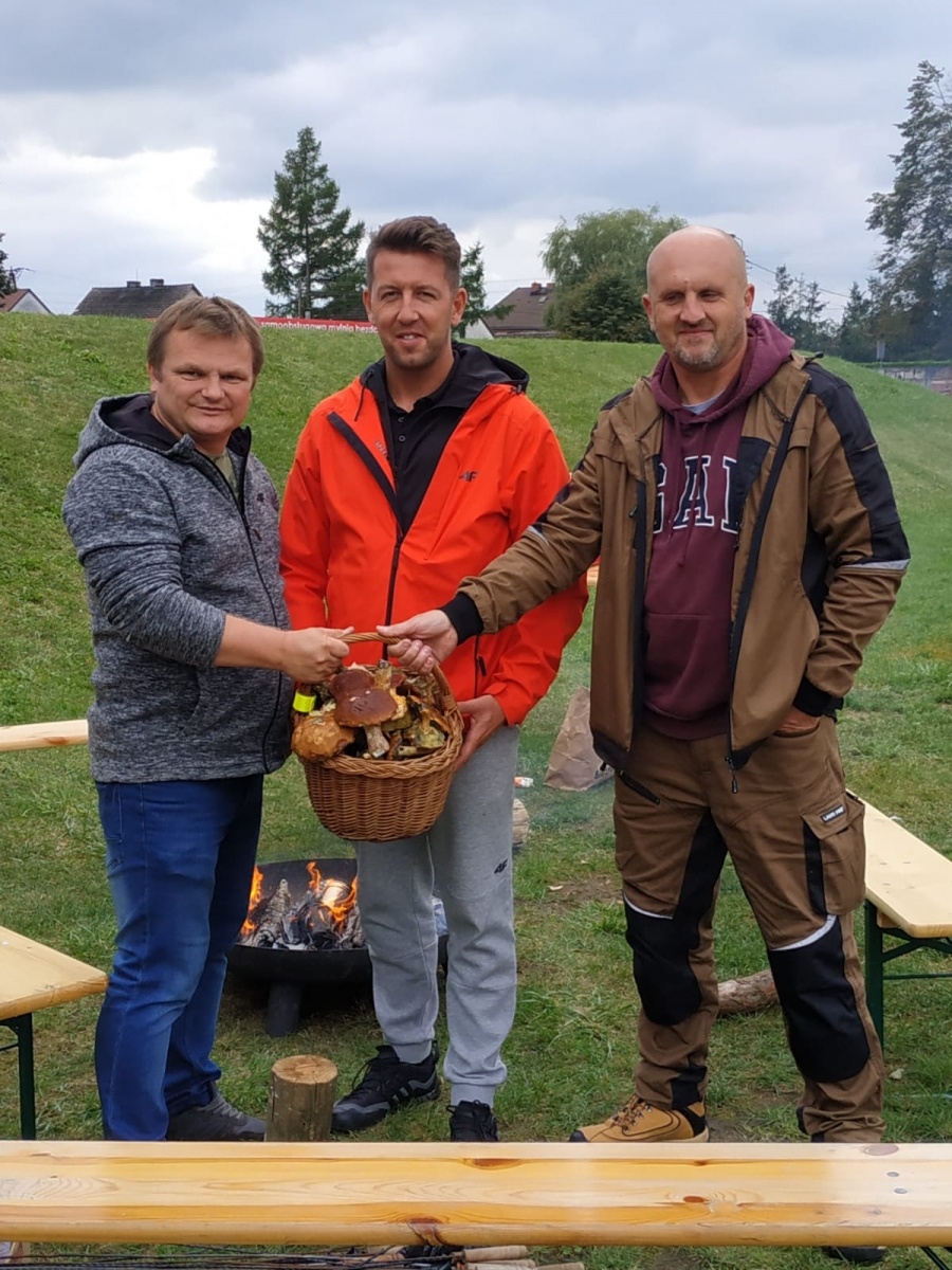 Zdjęcie w galerii na portalu naszraciborz.pl: Racibórz-Kuźnia Raciborska. Znamy nowych mistrzów grzybobrania wiadomości z regionu