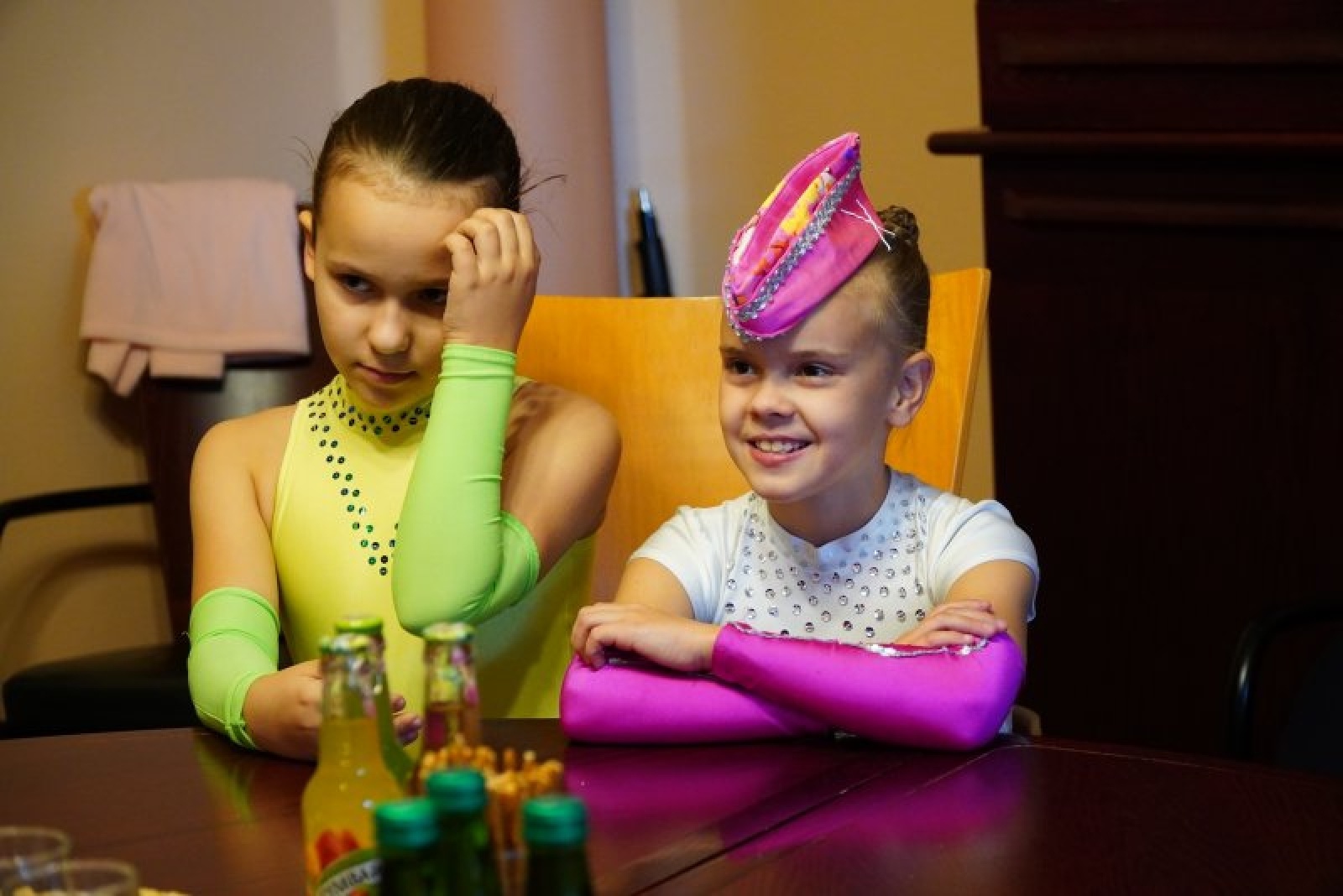 Zdjęcie w galerii na portalu naszraciborz.pl: W ratuszu pogratulowano mażoretkom Zary wiadomości z regionu