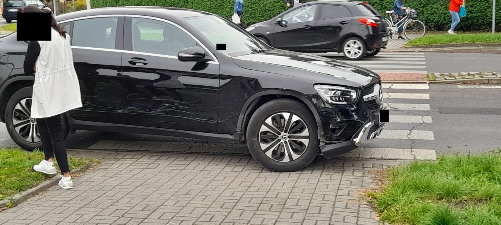 Zdjęcie w galerii na portalu naszraciborz.pl: Mercedes z vw polo zderzyły się na Katowickiej-Ocickiej wiadomości z regionu