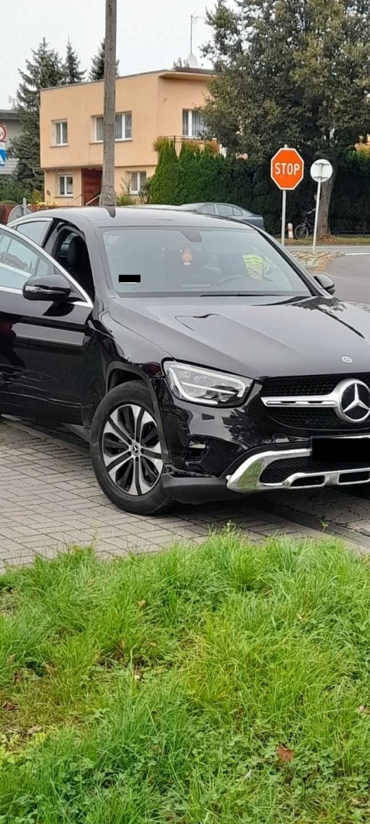 Zdjęcie w galerii na portalu naszraciborz.pl: Mercedes z vw polo zderzyły się na Katowickiej-Ocickiej wiadomości z regionu