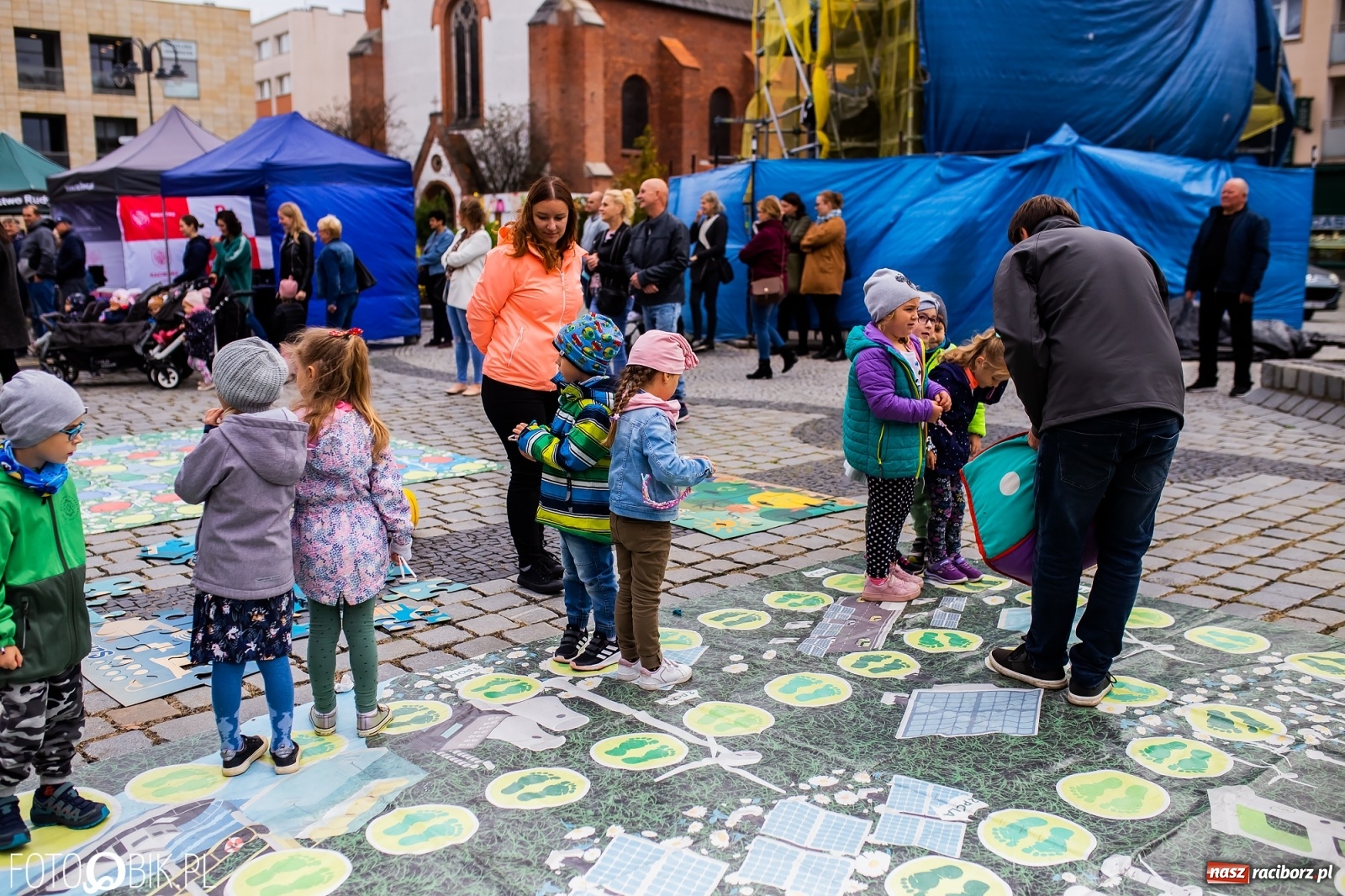 Zdjęcie w galerii na portalu naszraciborz.pl: Festyn ekologiczny na raciborskim Rynku [FOTO i WIDEO] wiadomości z regionu