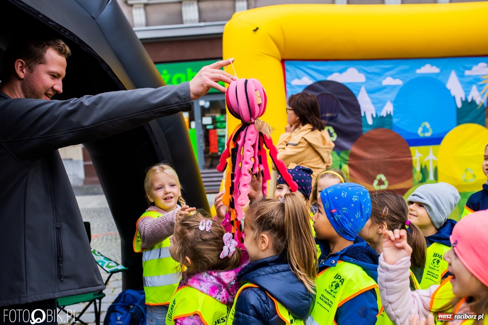 Zdjęcie w galerii na portalu naszraciborz.pl: Festyn ekologiczny na raciborskim Rynku [FOTO i WIDEO] wiadomości z regionu