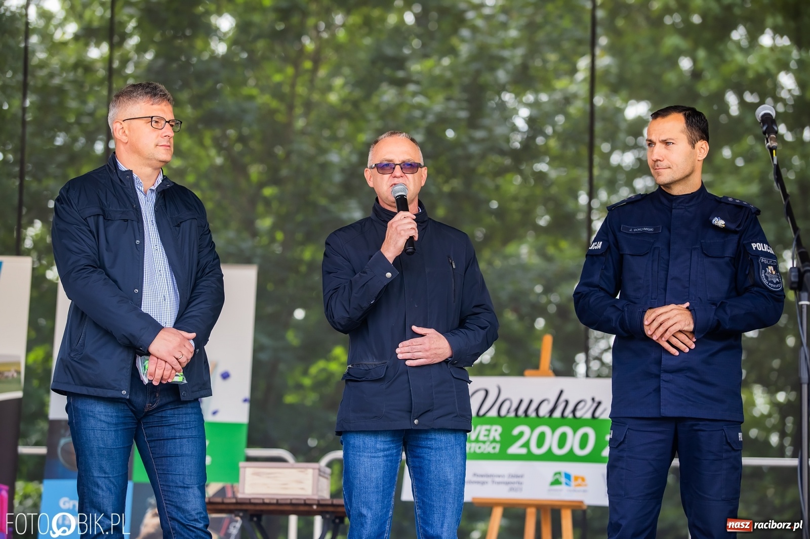 Zdjęcie w galerii na portalu naszraciborz.pl: Symulator wypadków, tor przeszkód z alkogoglami - Dzień Zrównoważonego Transportu na zamku [FOTO i WIDEO] wiadomości z regionu