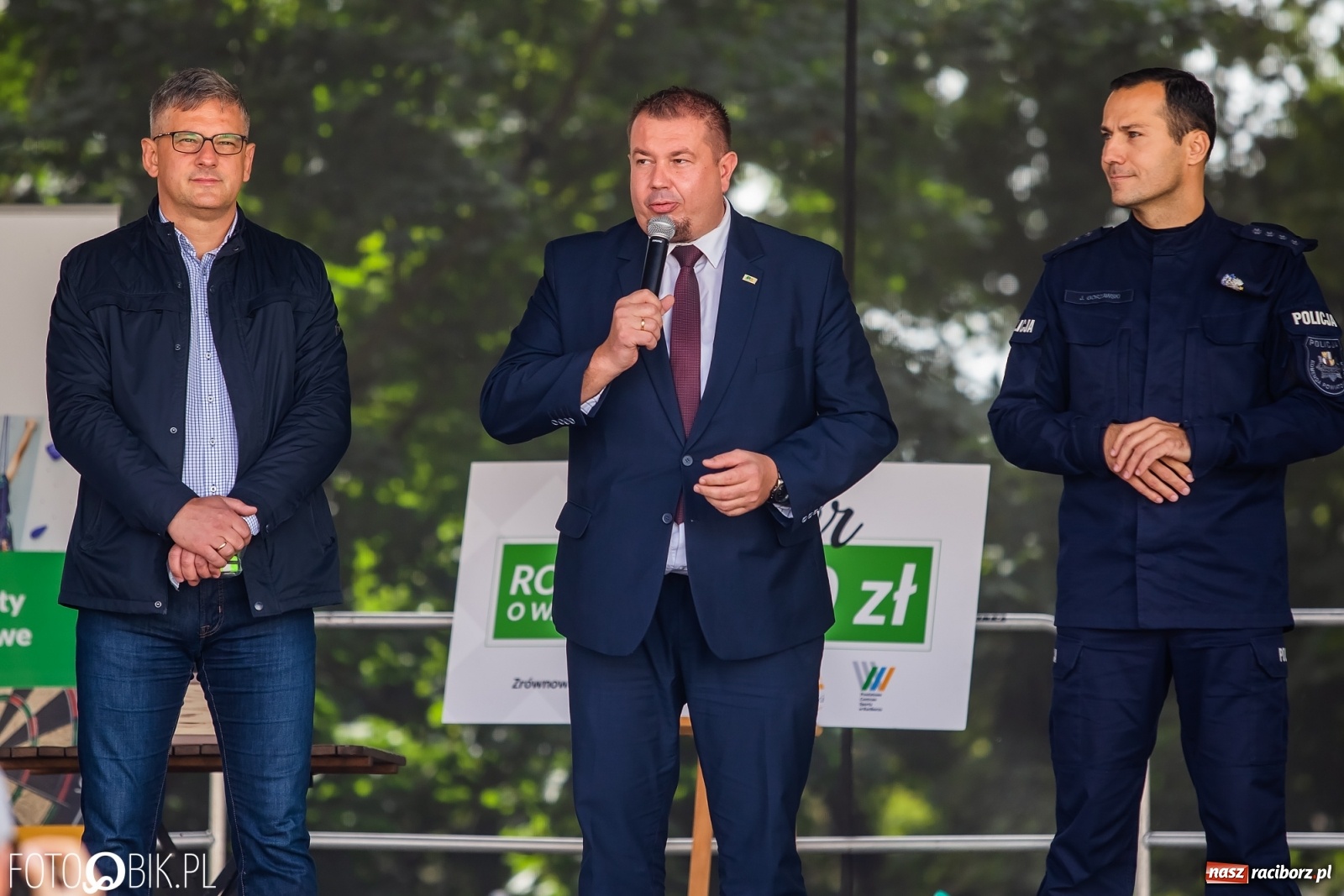 Zdjęcie w galerii na portalu naszraciborz.pl: Symulator wypadków, tor przeszkód z alkogoglami - Dzień Zrównoważonego Transportu na zamku [FOTO i WIDEO] wiadomości z regionu