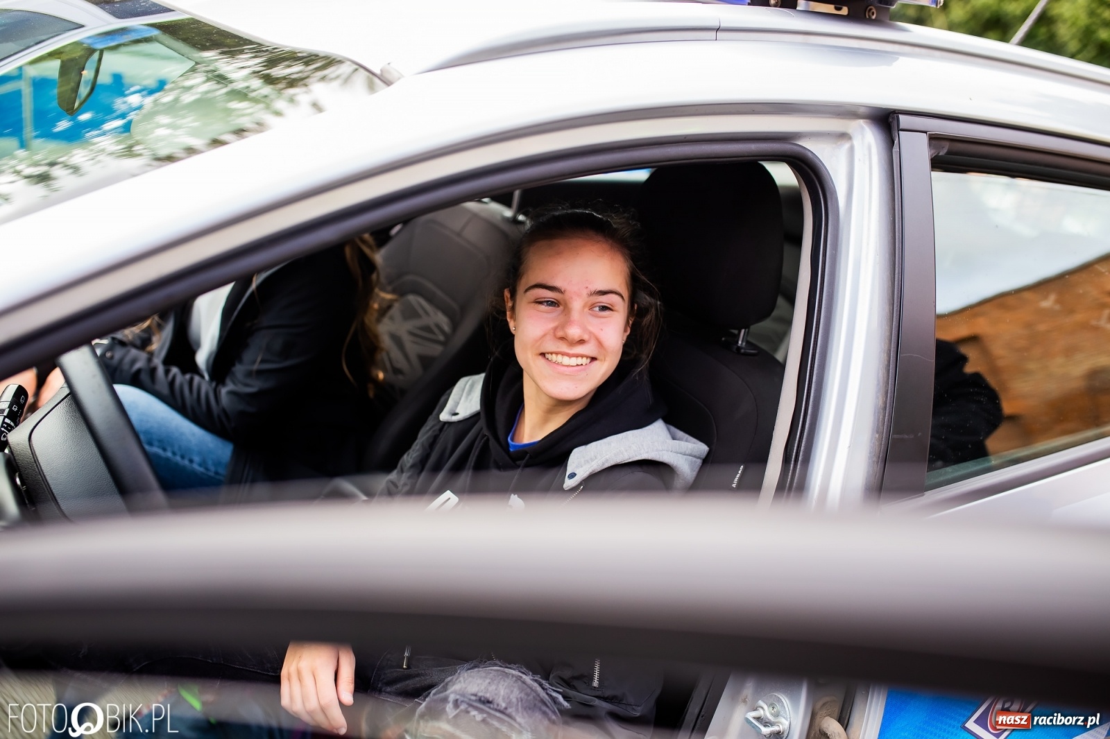 Zdjęcie w galerii na portalu naszraciborz.pl: Symulator wypadków, tor przeszkód z alkogoglami - Dzień Zrównoważonego Transportu na zamku [FOTO i WIDEO] wiadomości z regionu