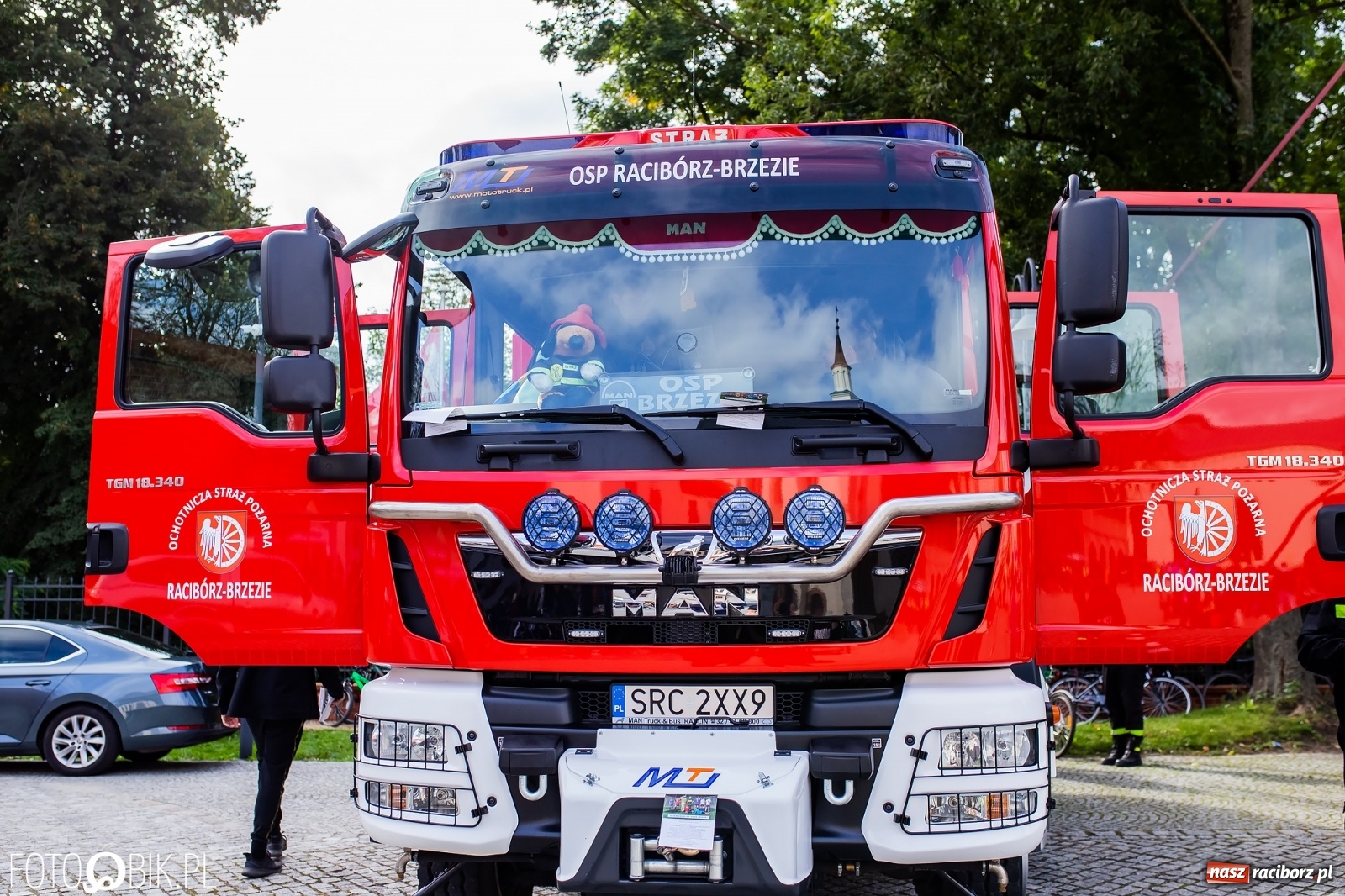 Zdjęcie w galerii na portalu naszraciborz.pl: Symulator wypadków, tor przeszkód z alkogoglami - Dzień Zrównoważonego Transportu na zamku [FOTO i WIDEO] wiadomości z regionu