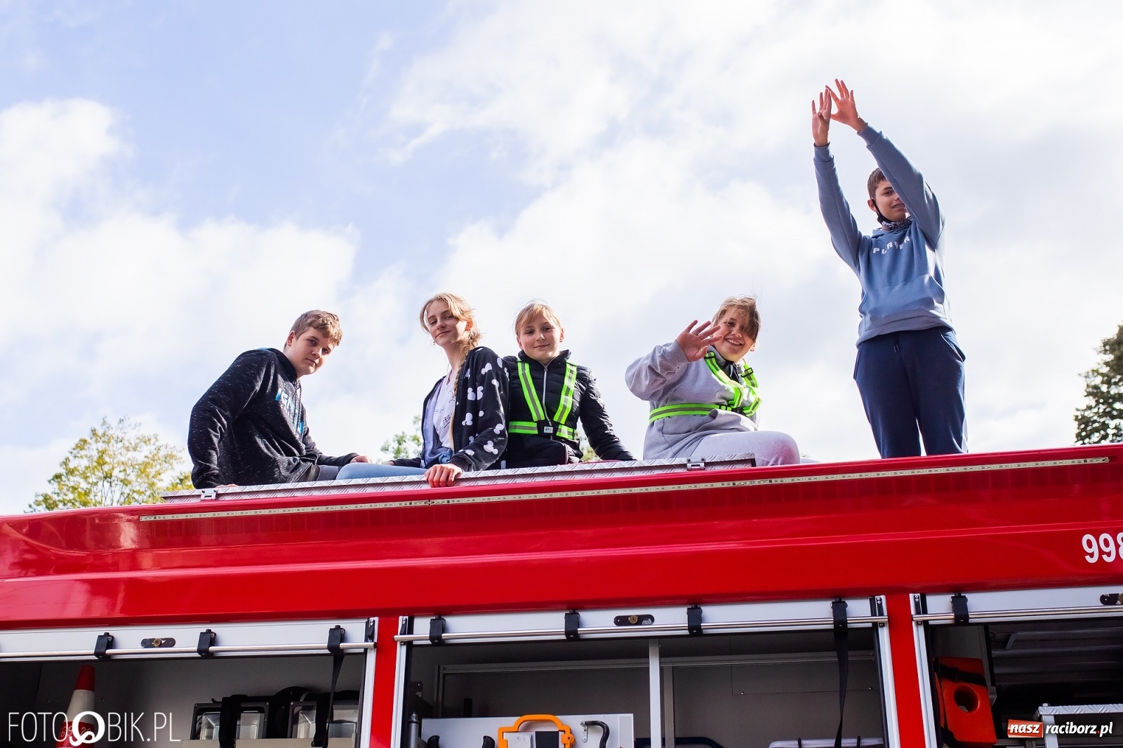 Zdjęcie w galerii na portalu naszraciborz.pl: Symulator wypadków, tor przeszkód z alkogoglami - Dzień Zrównoważonego Transportu na zamku [FOTO i WIDEO] wiadomości z regionu