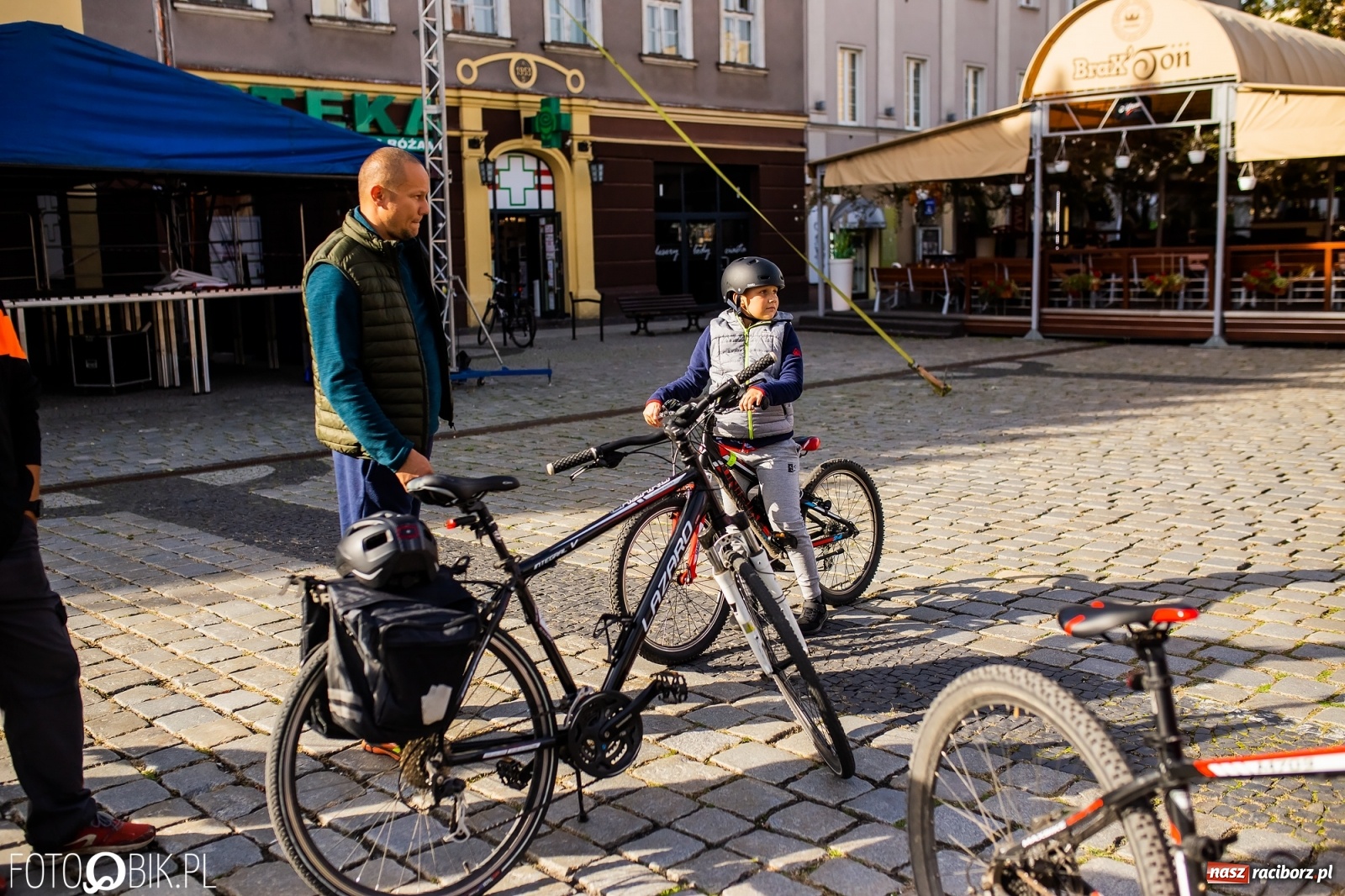 Zdjęcie w galerii na portalu naszraciborz.pl: Dwunastu śmiałków na starcie Eko-Rajdu. W grodzie czekały eko-pyszności [FOTO i WIDEO] wiadomości z regionu