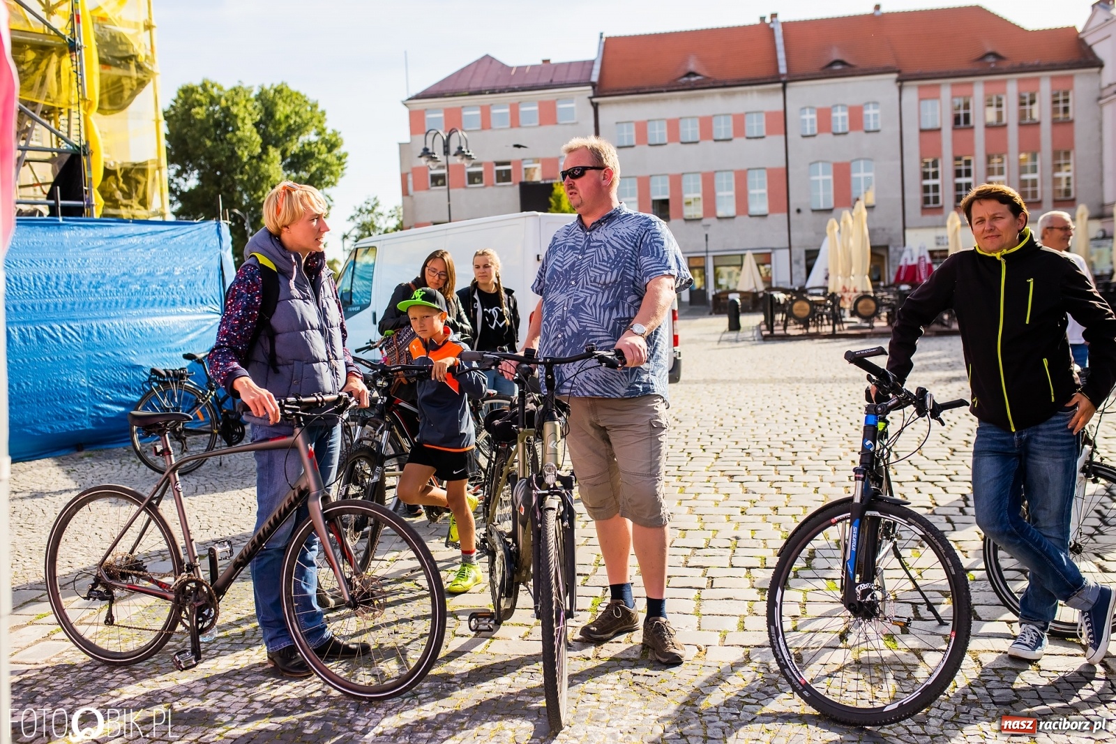 Zdjęcie w galerii na portalu naszraciborz.pl: Dwunastu śmiałków na starcie Eko-Rajdu. W grodzie czekały eko-pyszności [FOTO i WIDEO] wiadomości z regionu