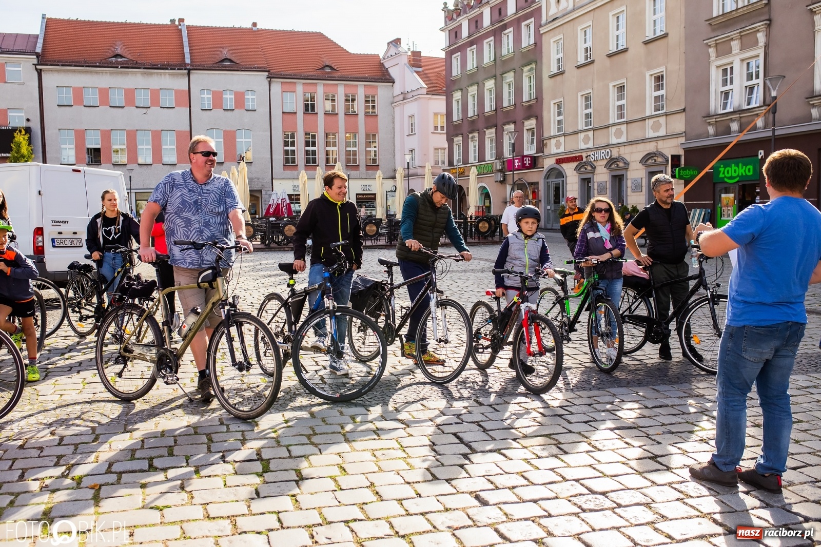 Zdjęcie w galerii na portalu naszraciborz.pl: Dwunastu śmiałków na starcie Eko-Rajdu. W grodzie czekały eko-pyszności [FOTO i WIDEO] wiadomości z regionu