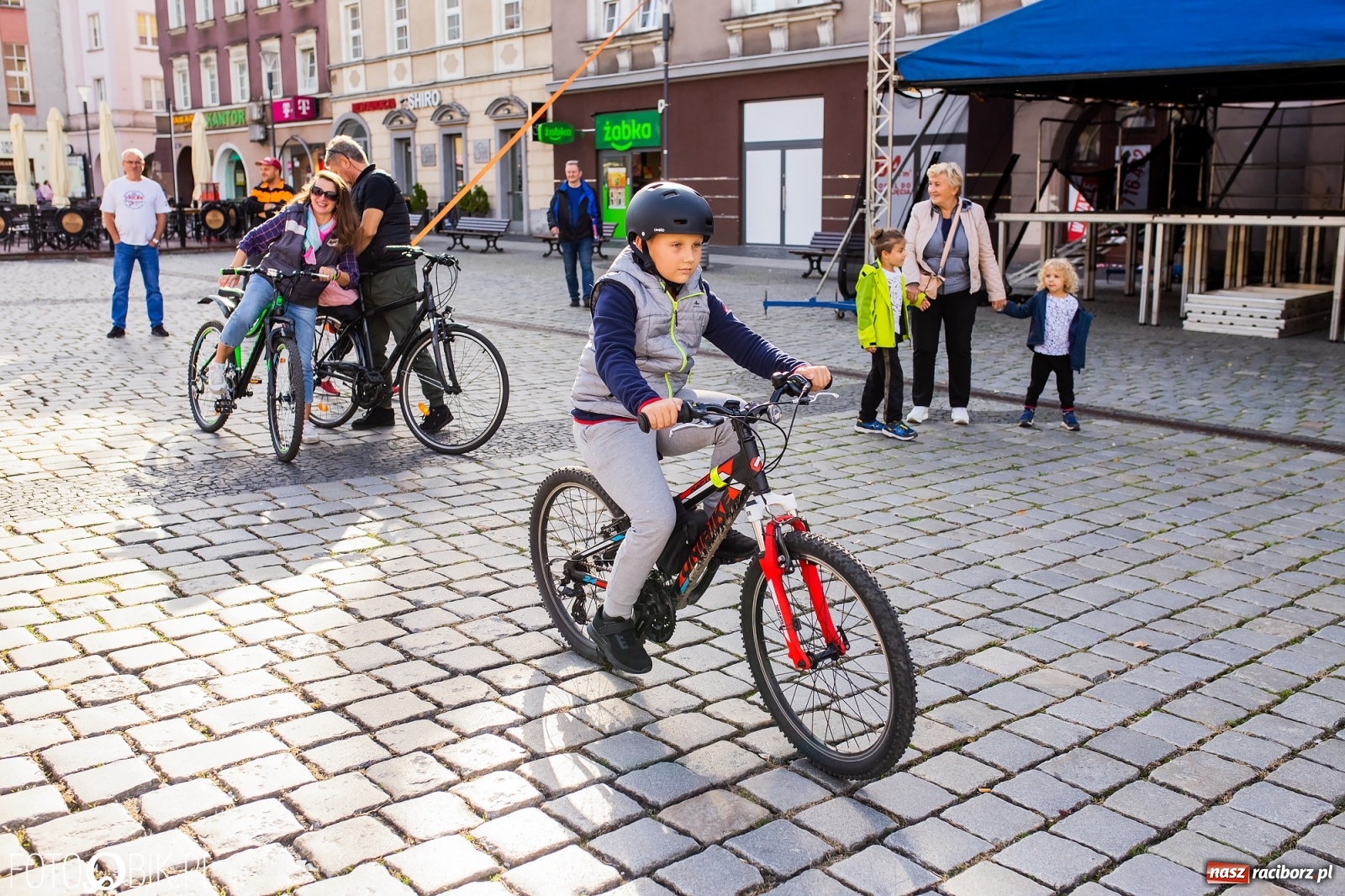 Zdjęcie w galerii na portalu naszraciborz.pl: Dwunastu śmiałków na starcie Eko-Rajdu. W grodzie czekały eko-pyszności [FOTO i WIDEO] wiadomości z regionu