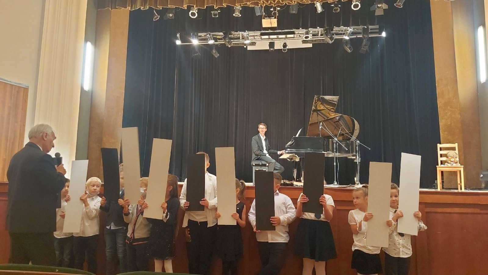 Zdjęcie w galerii na portalu naszraciborz.pl: Inauguracja koncertów umuzykalniających w RCK - sezon 2021/2022 wiadomości z regionu