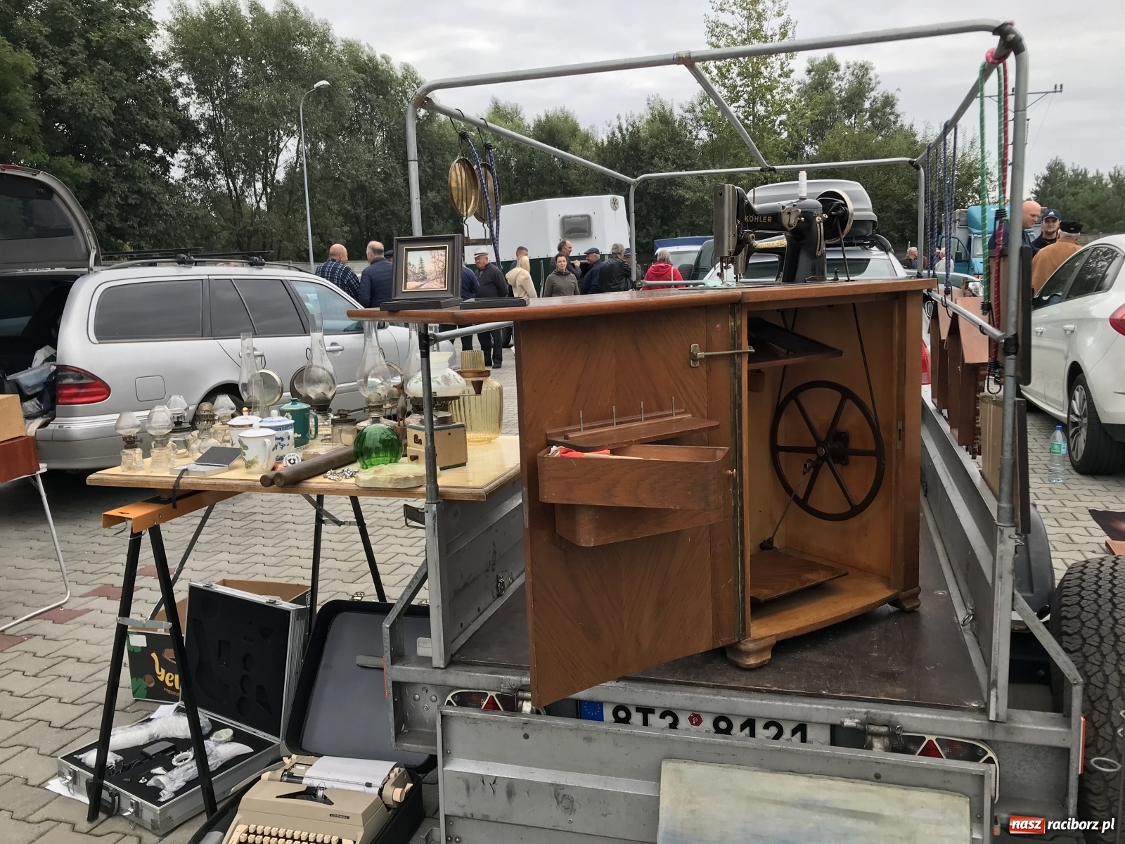 Zdjęcie w galerii na portalu naszraciborz.pl: Jesienny targ staroci w Pietrowicach Wielkich [FOTO i WIDEO] wiadomości z regionu