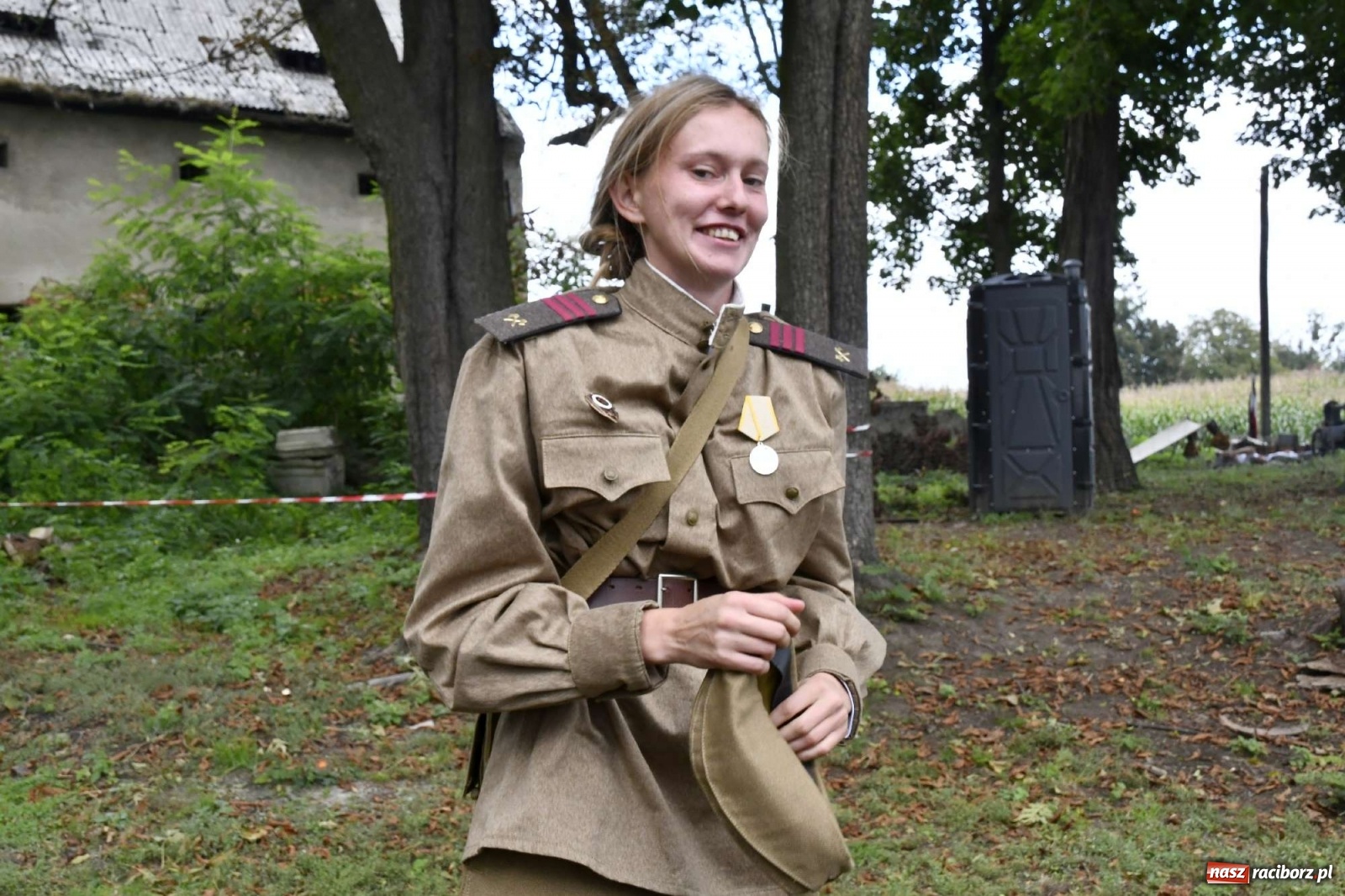 Zdjęcie w galerii na portalu naszraciborz.pl: Piknik militarny w Sławikowie - dwie potyczki na dziedzińcu pałacu von Eickstedtów [FOTO i WIDEO] wiadomości z regionu