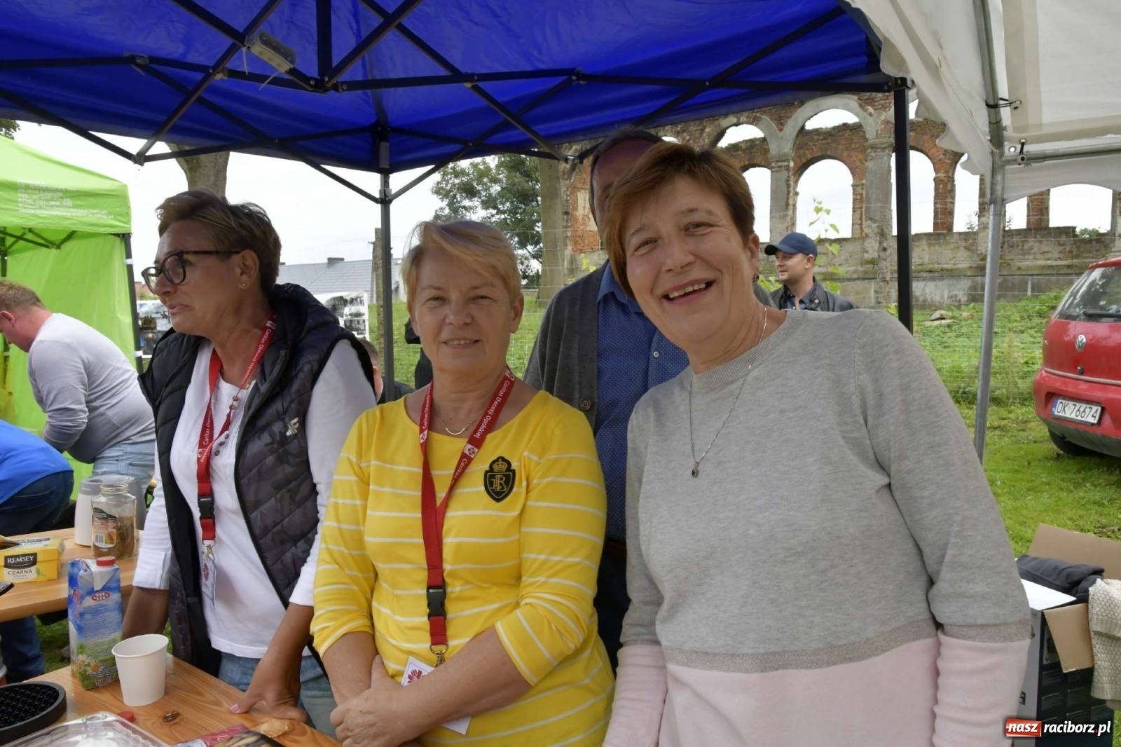 Zdjęcie w galerii na portalu naszraciborz.pl: Piknik militarny w Sławikowie - dwie potyczki na dziedzińcu pałacu von Eickstedtów [FOTO i WIDEO] wiadomości z regionu
