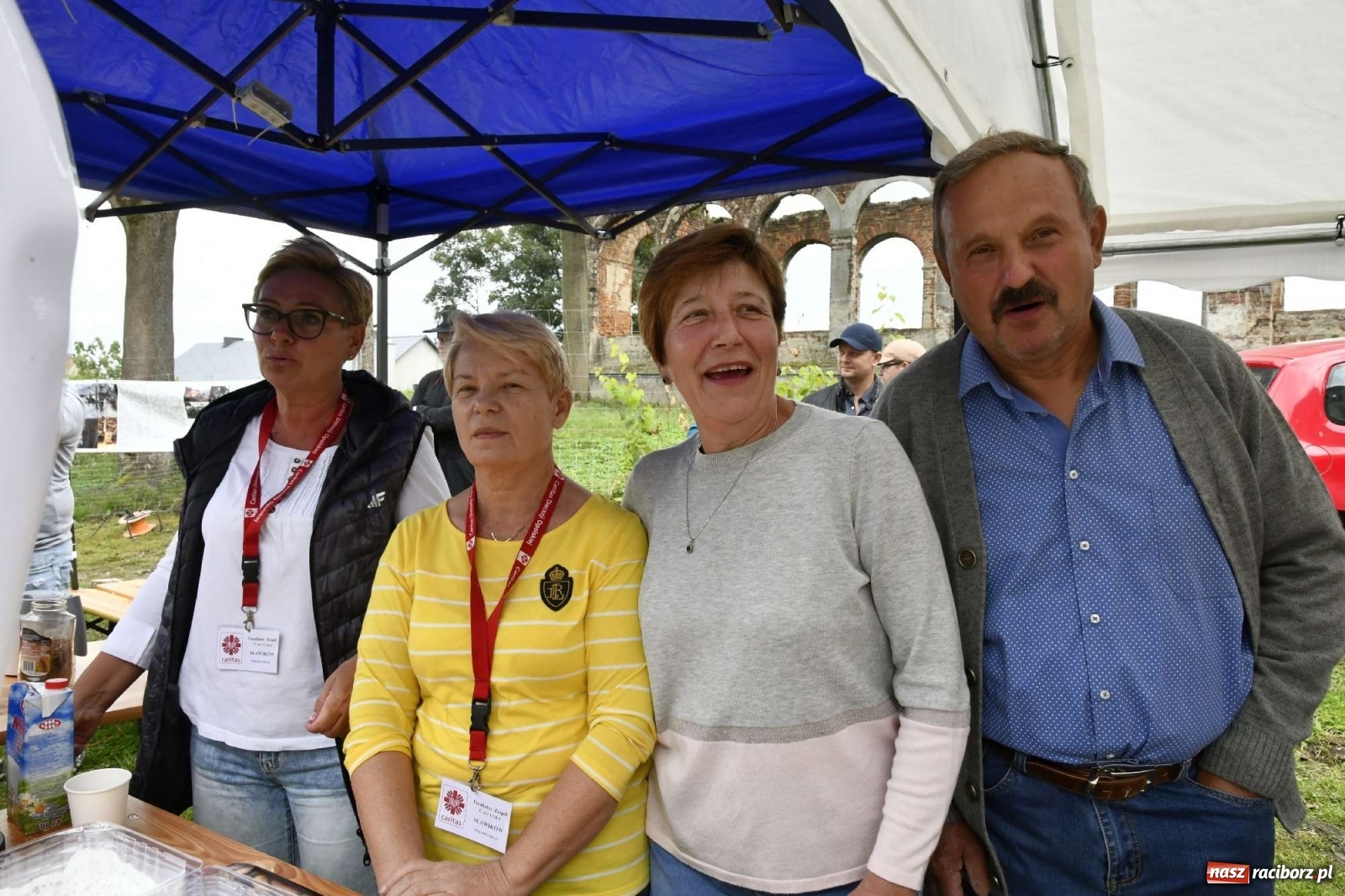 Zdjęcie w galerii na portalu naszraciborz.pl: Piknik militarny w Sławikowie - dwie potyczki na dziedzińcu pałacu von Eickstedtów [FOTO i WIDEO] wiadomości z regionu