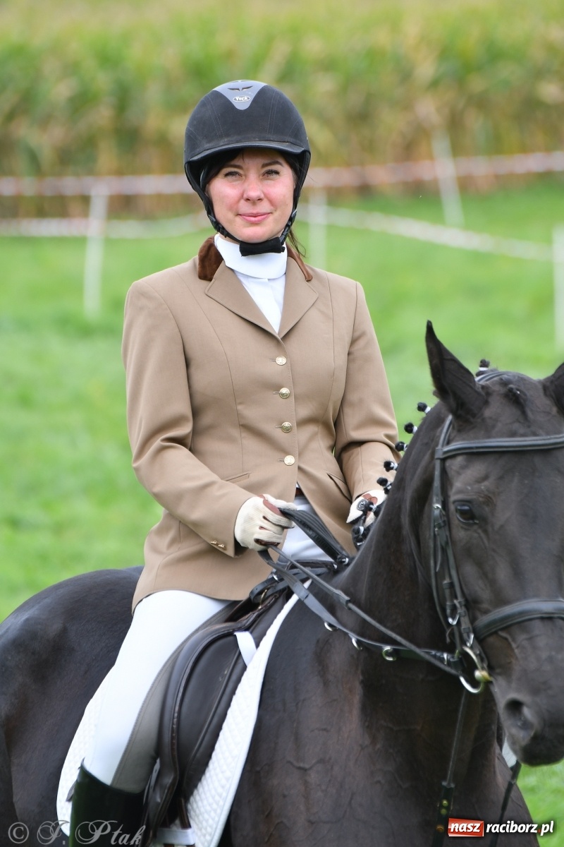 Zdjęcie w galerii na portalu naszraciborz.pl: Raciborski Hubertus 2021. Parada przez Ostróg i dwie gonitwy za lisem [FOTO i WIDEO] wiadomości z regionu