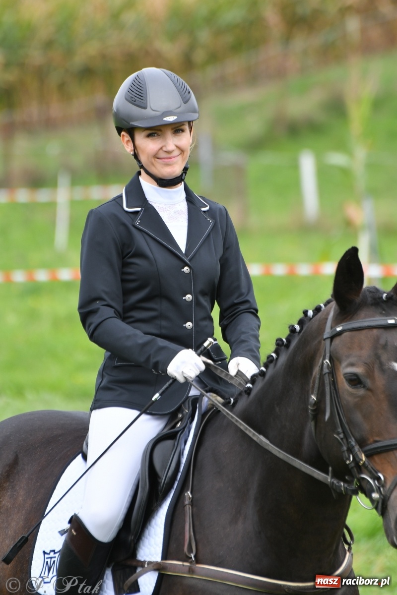 Zdjęcie w galerii na portalu naszraciborz.pl: Raciborski Hubertus 2021. Parada przez Ostróg i dwie gonitwy za lisem [FOTO i WIDEO] wiadomości z regionu