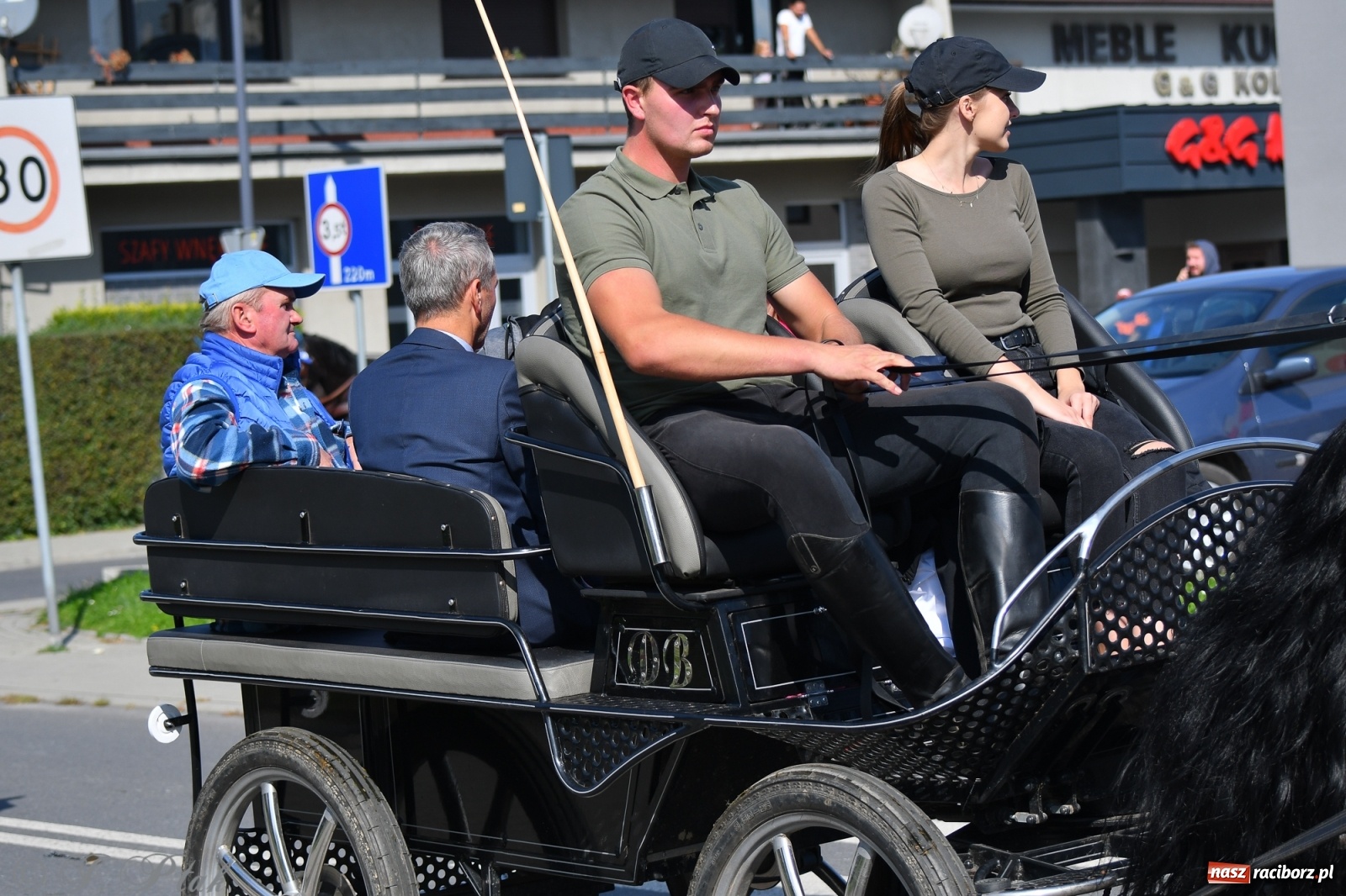 Zdjęcie w galerii na portalu naszraciborz.pl: Raciborski Hubertus 2021. Parada przez Ostróg i dwie gonitwy za lisem [FOTO i WIDEO] wiadomości z regionu