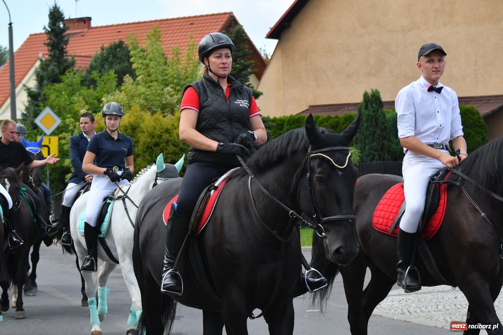 Zdjęcie w galerii na portalu naszraciborz.pl: Raciborski Hubertus 2021. Parada przez Ostróg i dwie gonitwy za lisem [FOTO i WIDEO] wiadomości z regionu
